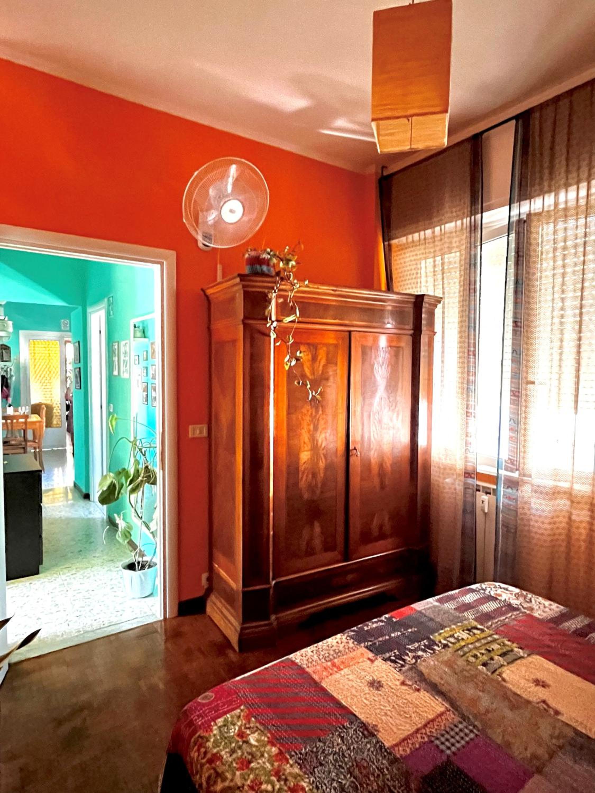 Double Room with Shared Bathroom photo 2