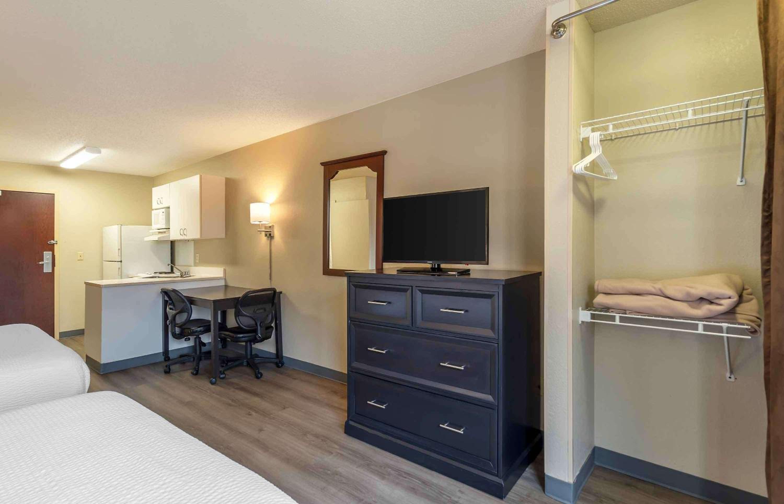 Studio with 2 Double Beds - Non-Smoking - Photo 3