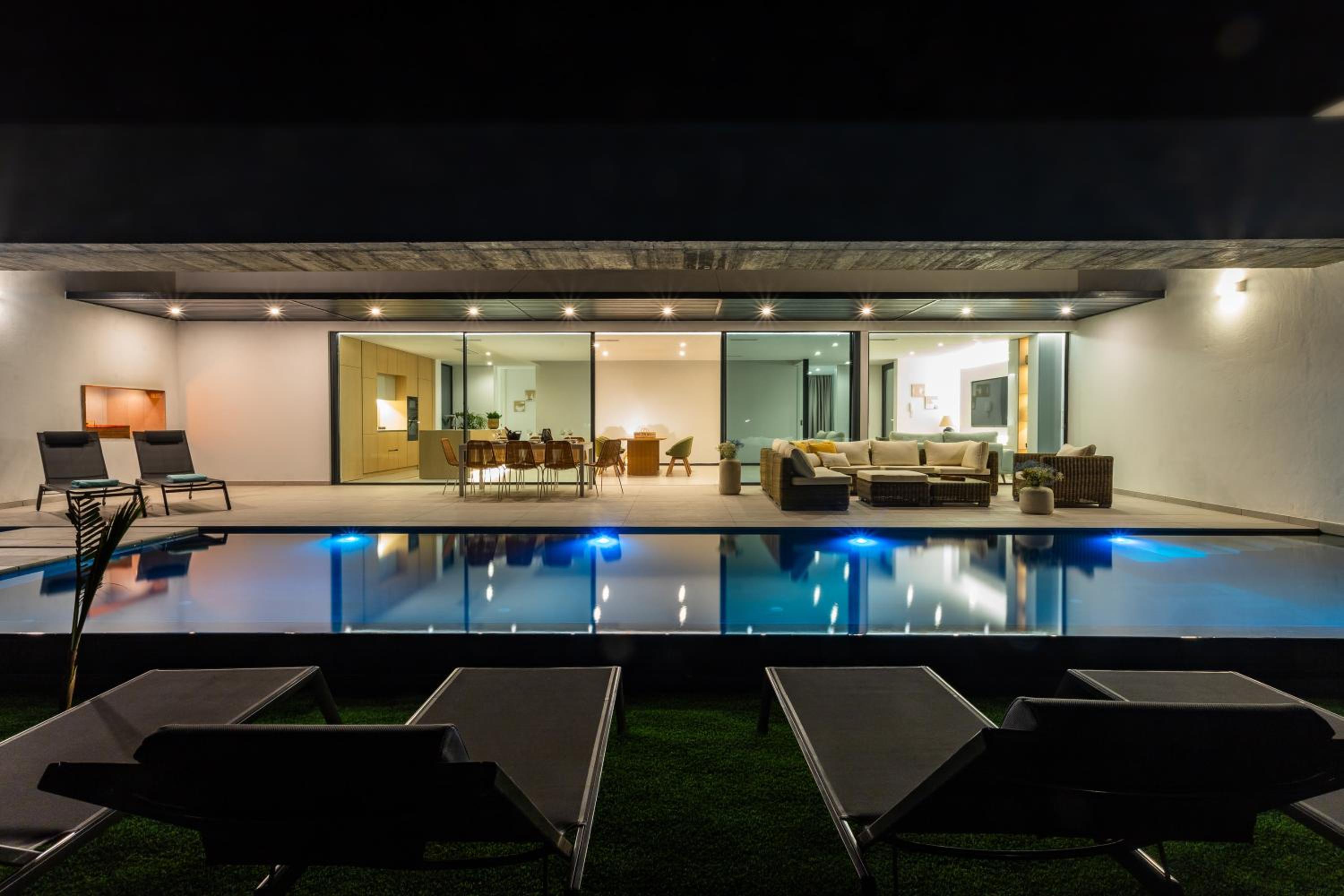 Three-Bedroom Villa photo 3
