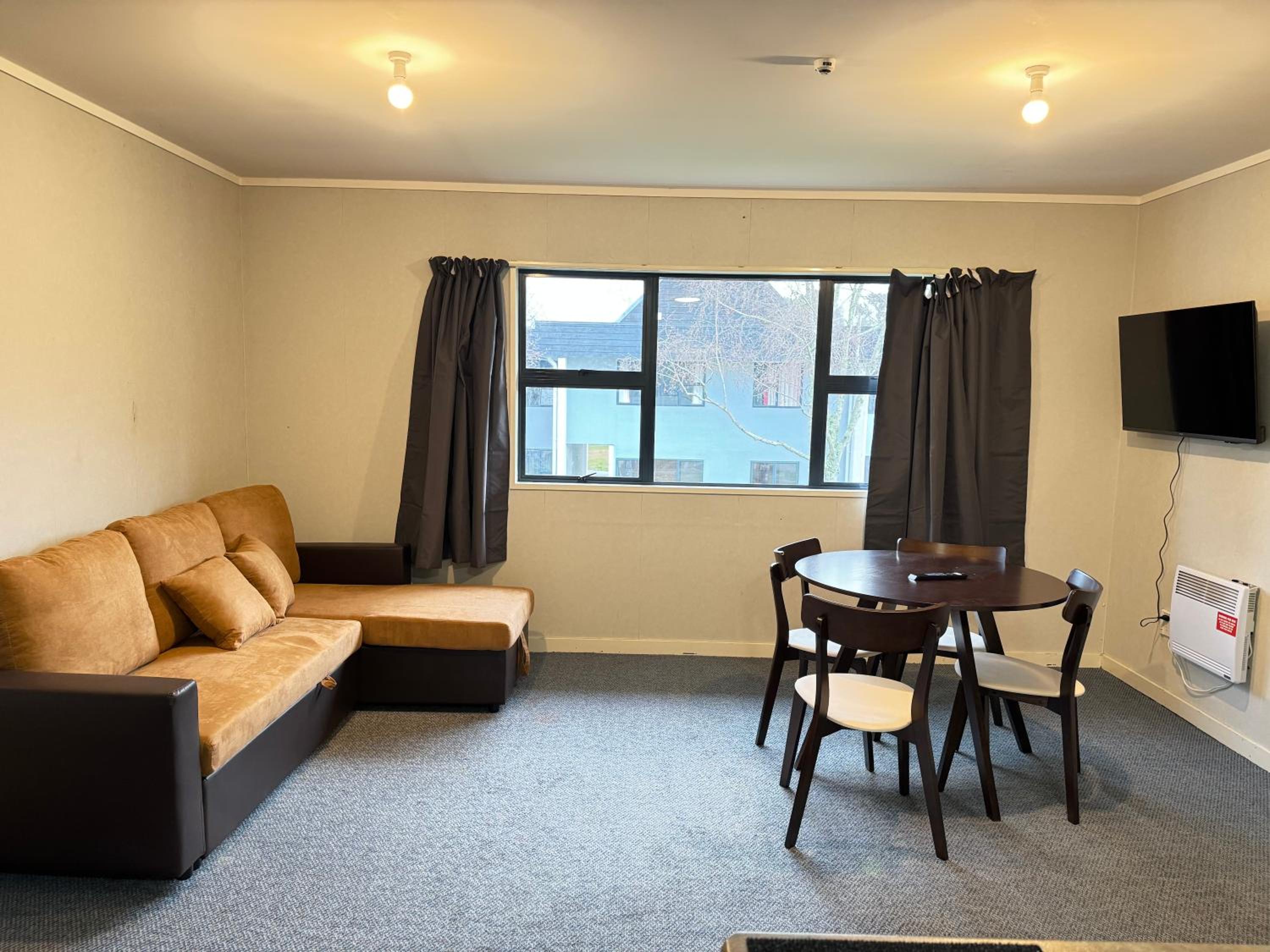 Classic One-Bedroom Apartment with King Bed photo 1