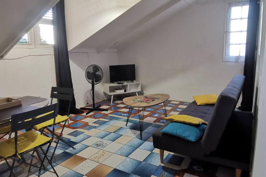 One-Bedroom Apartment photo 2