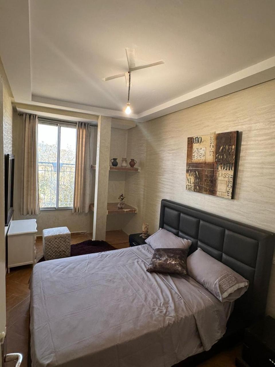 Deluxe One-Bedroom Apartment photo 2