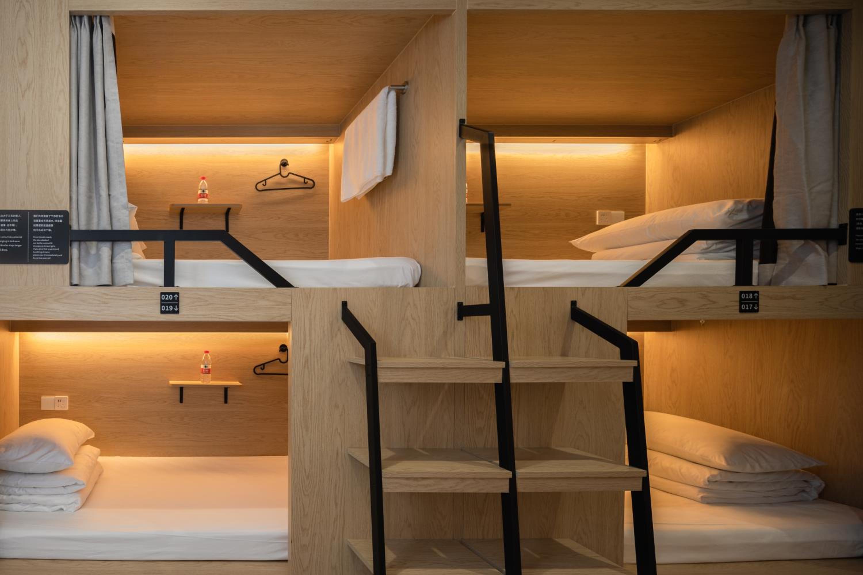 Bed in 8-Beds Male Dormitory Room photo 1