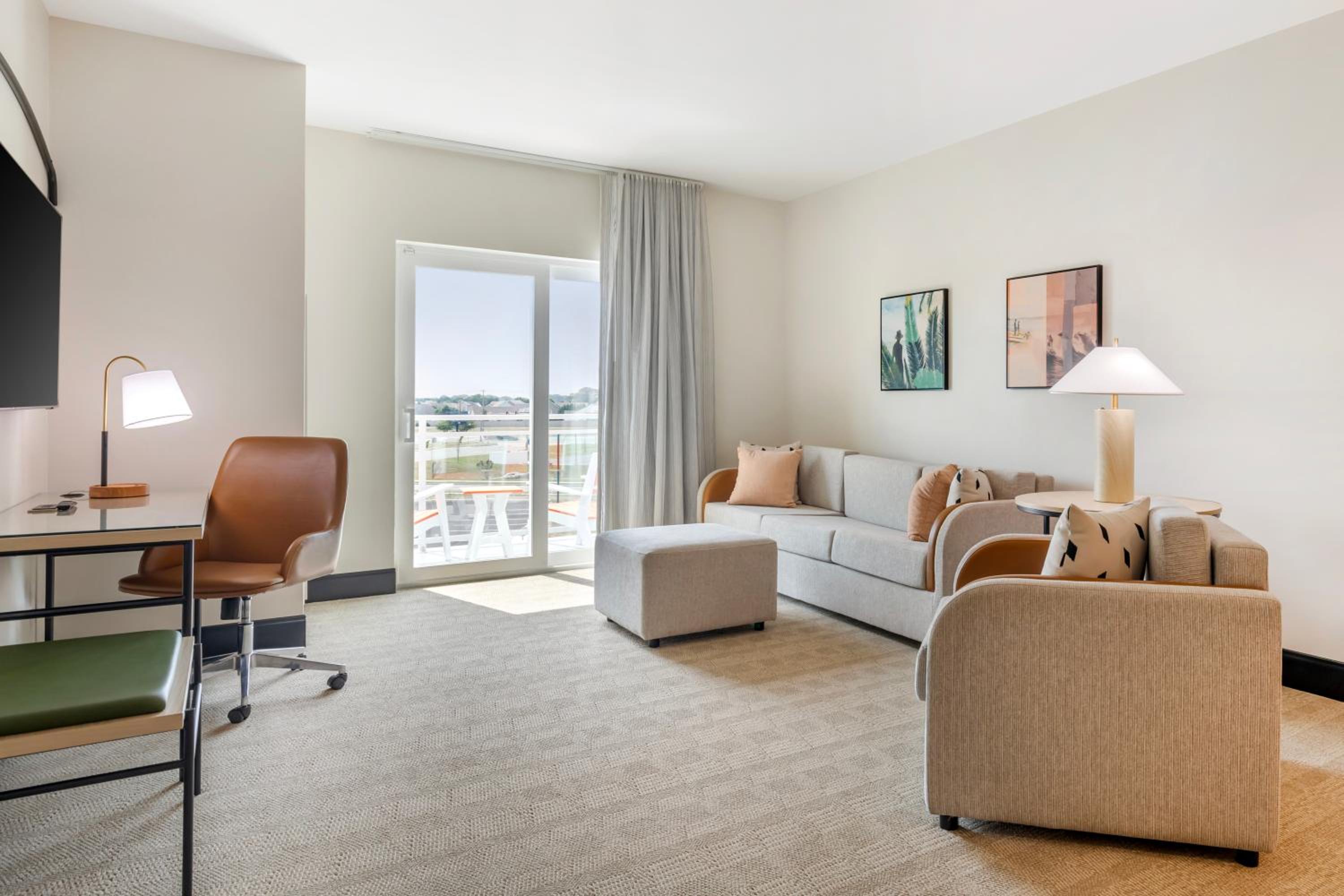 Premier King Suite - Non Smoking - Photo 3