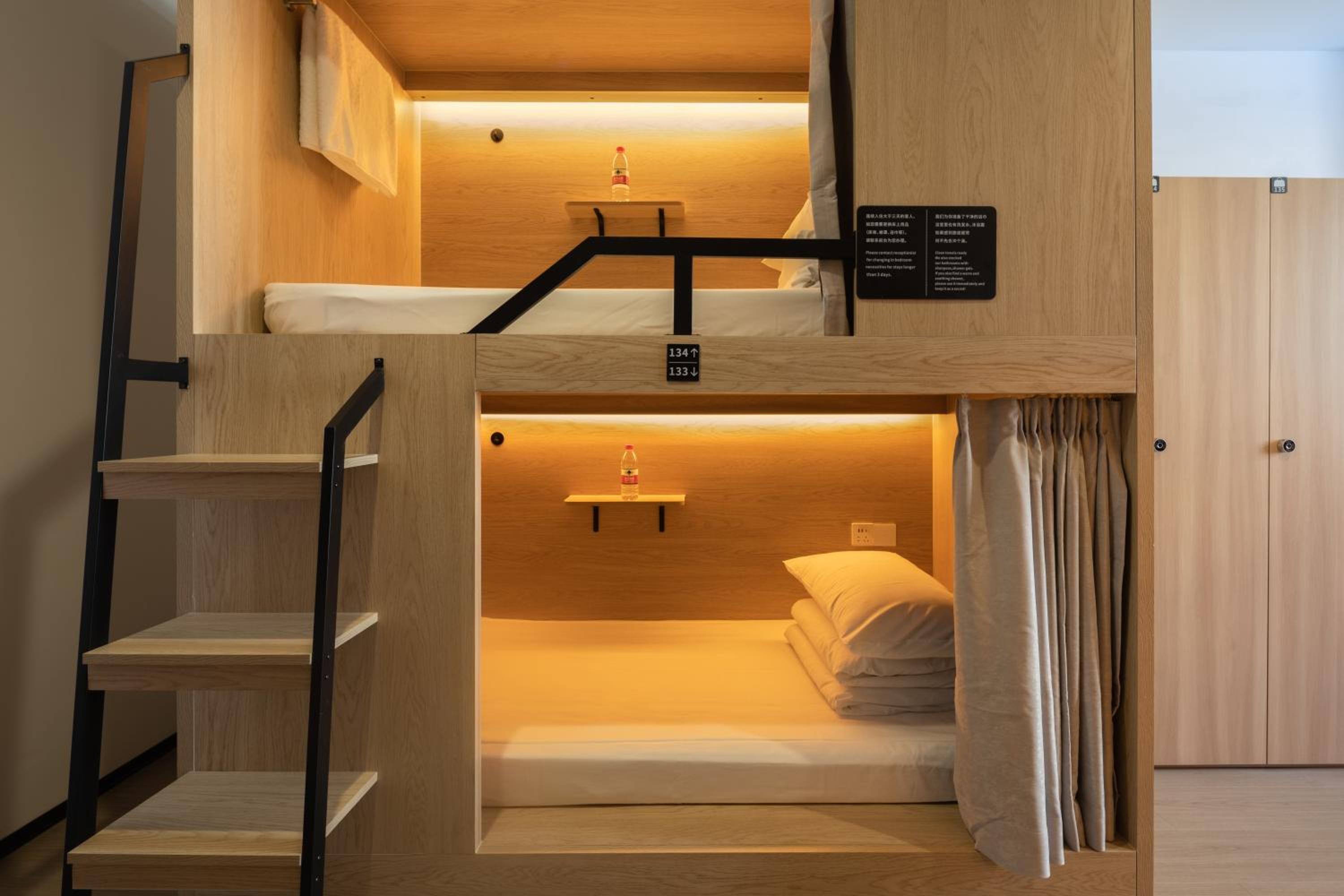 Bed in 6-Beds Female Dormitory Room photo 3
