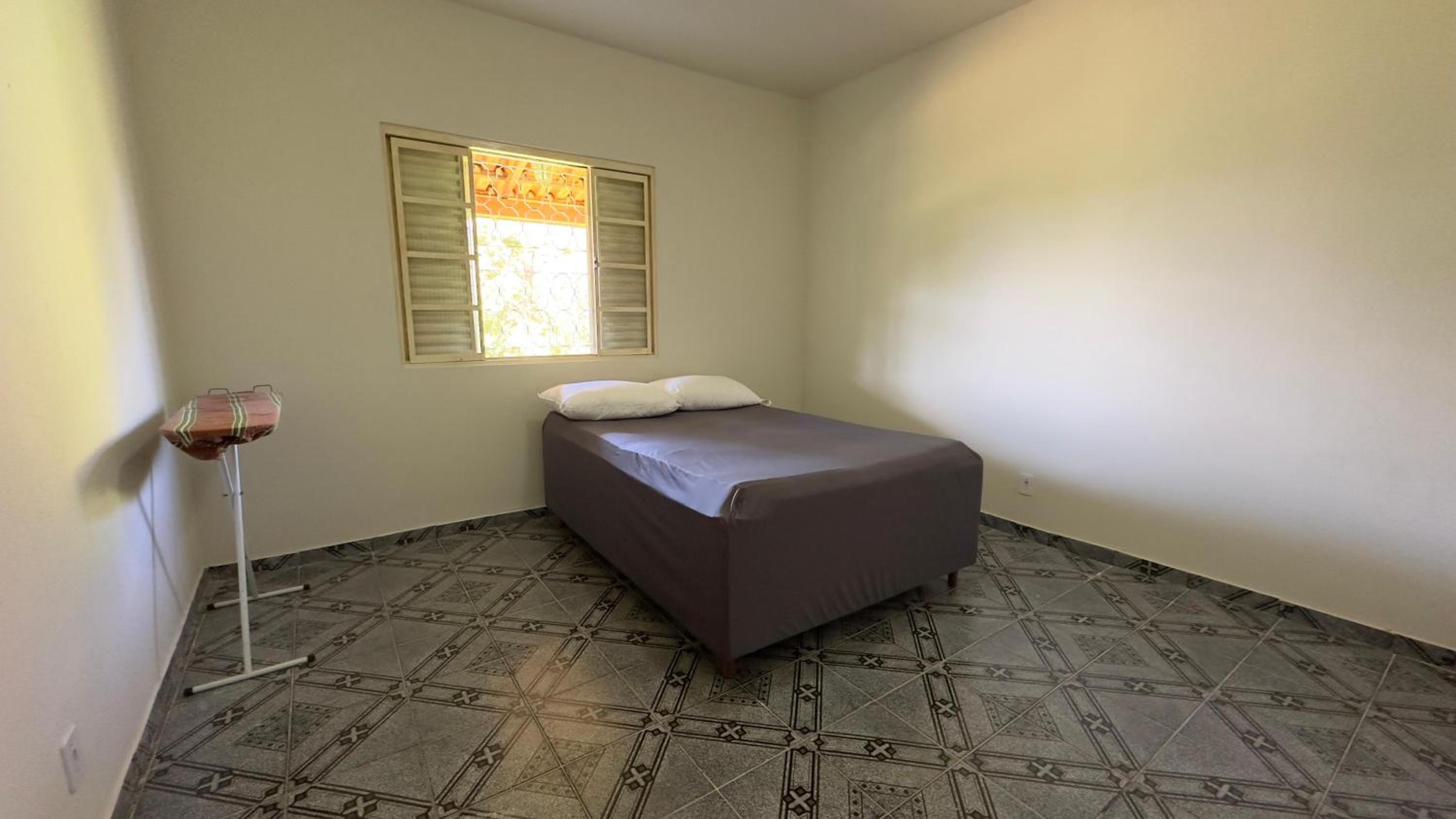 Five-Bedroom House photo 1