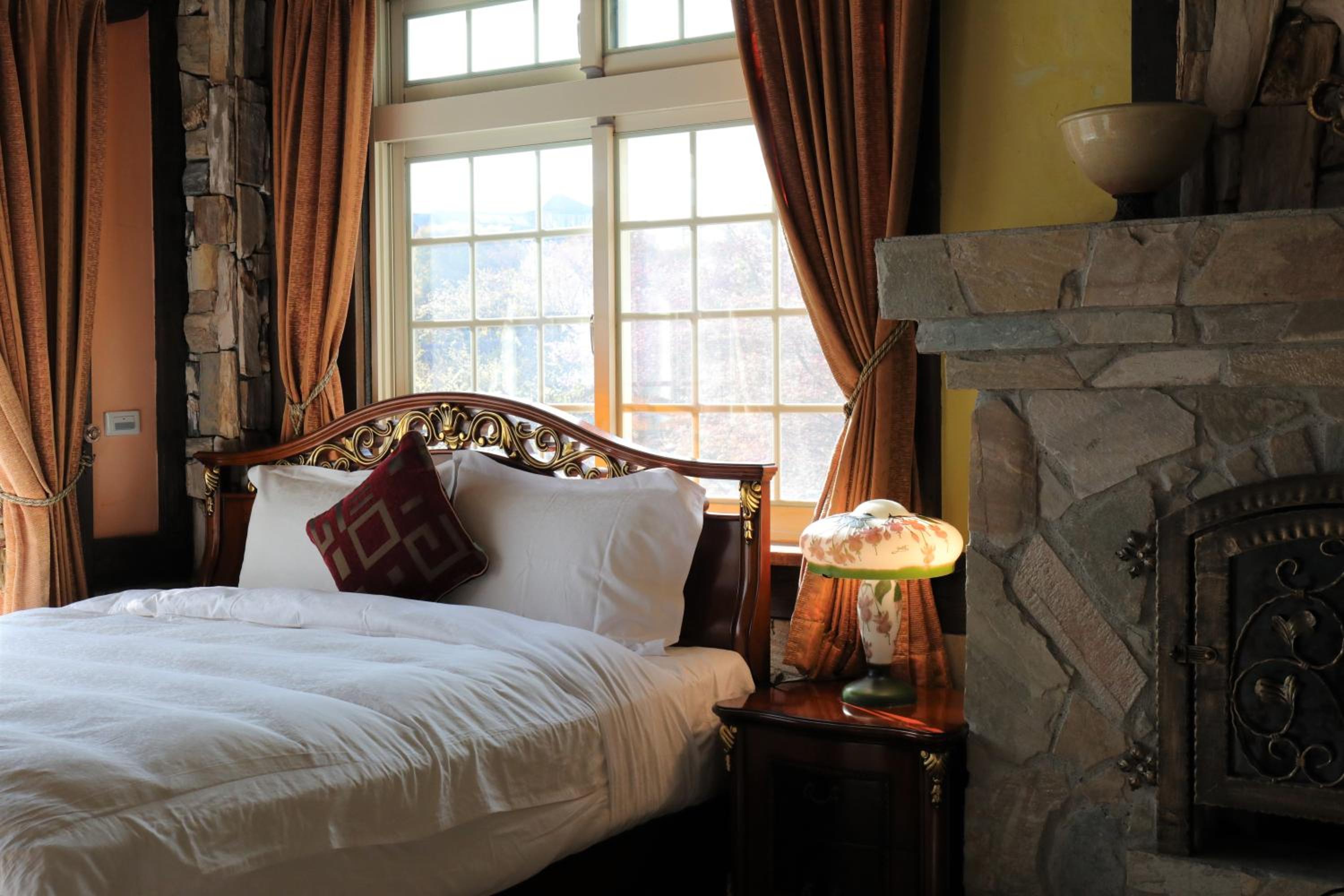 Twin Room with Mountain View photo 2