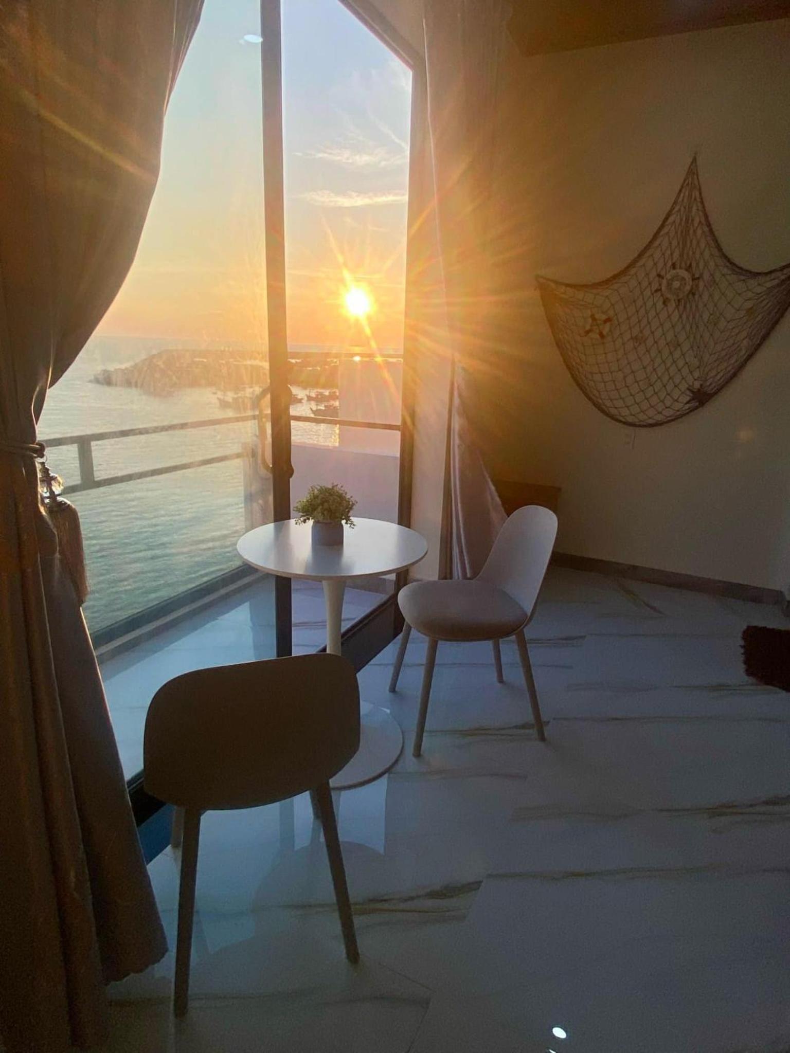 Family Room with Sea View photo 3