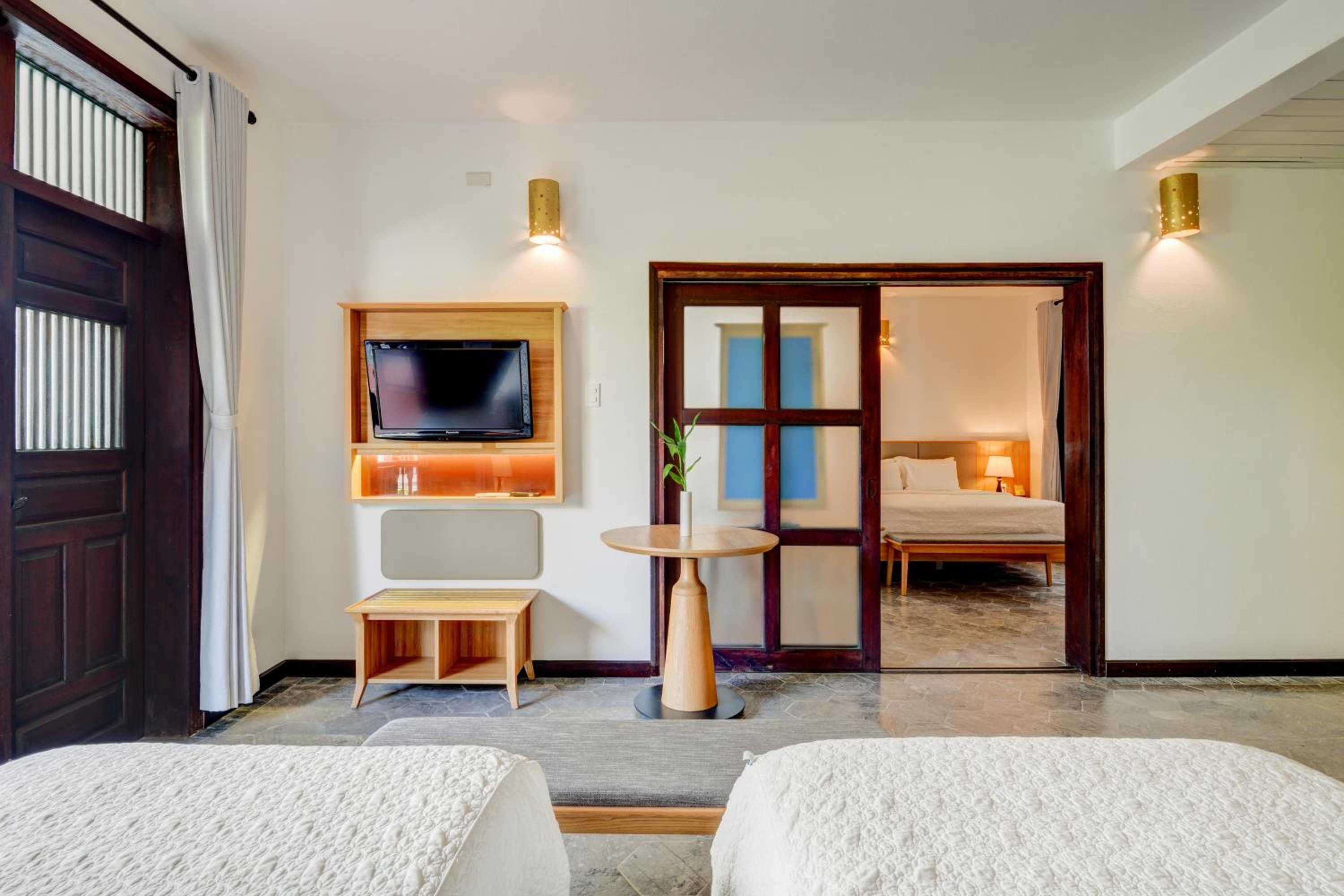 Deluxe Family Suite