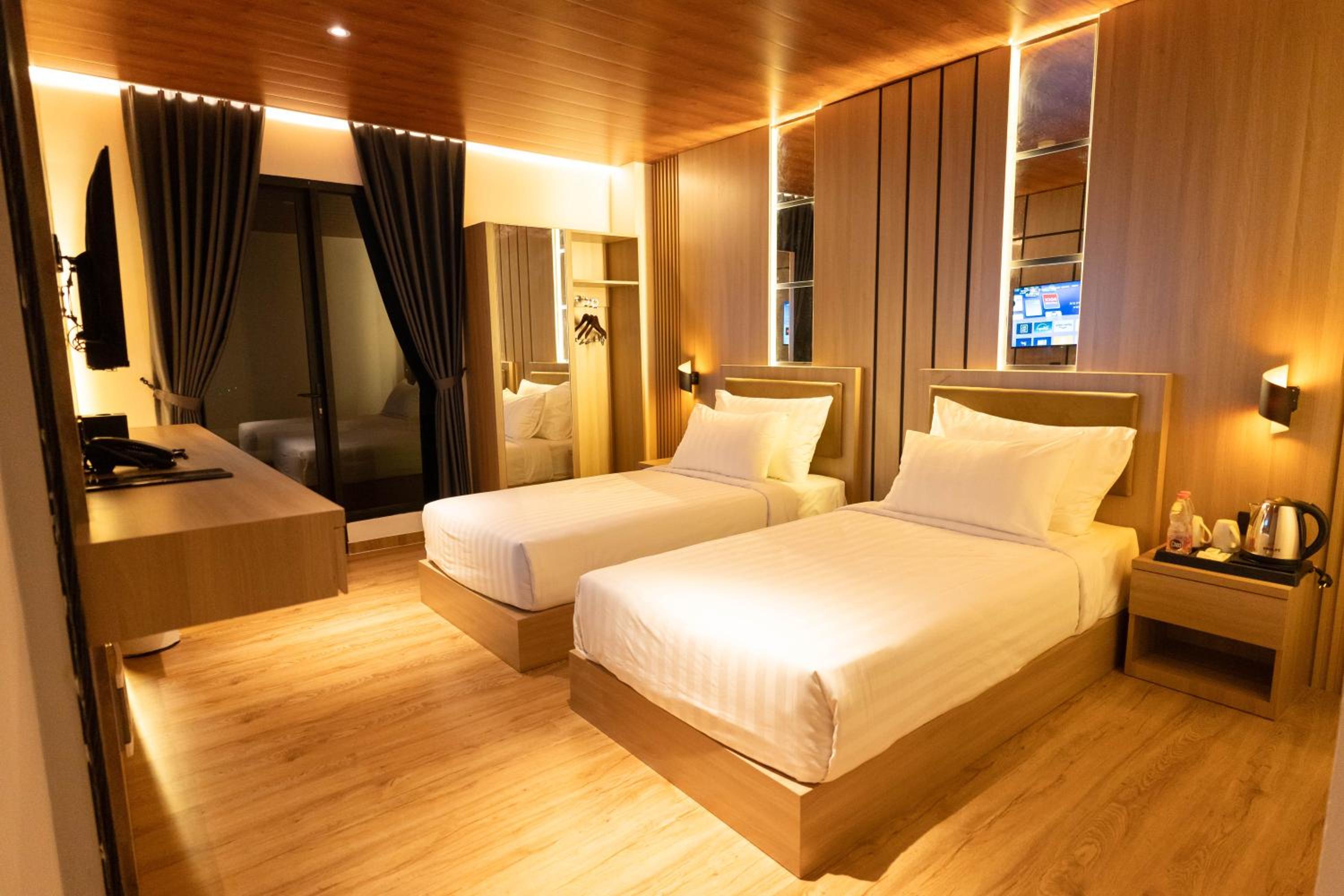 Deluxe Double or Twin Room - Photo 5