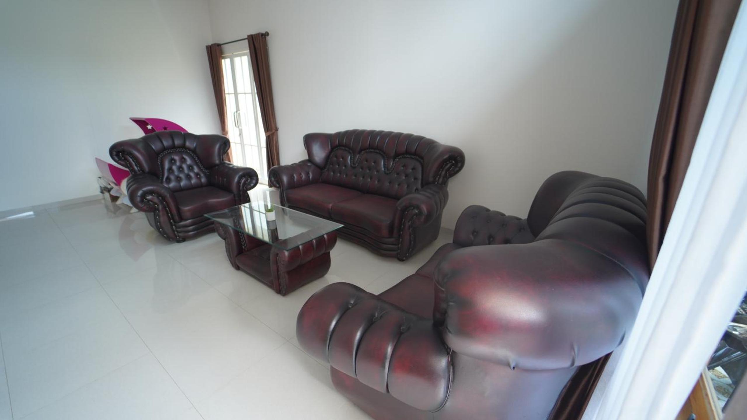 Three-Bedroom House photo 2
