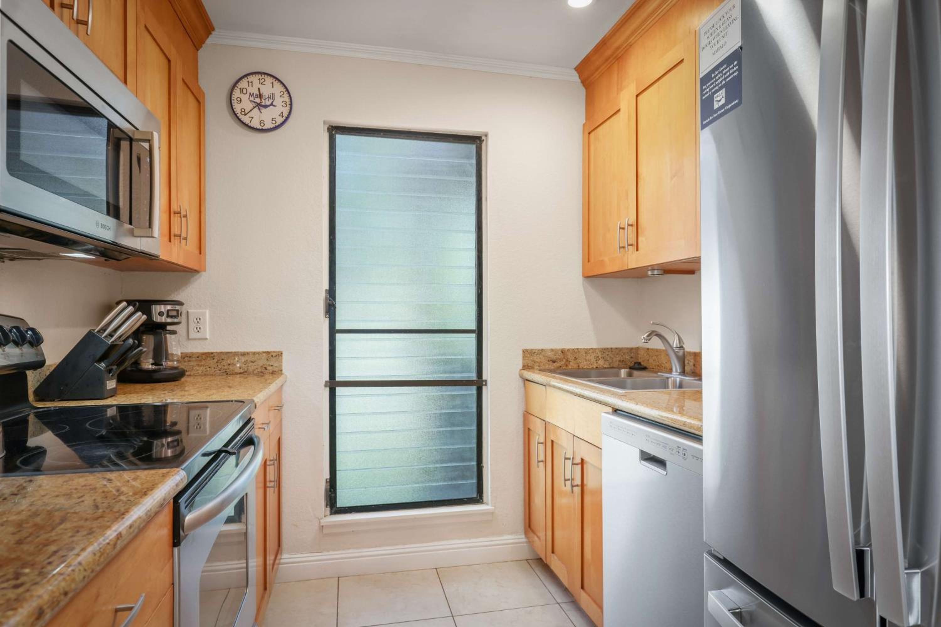 Two-Bedroom Suite with Ocean View - Photo 7