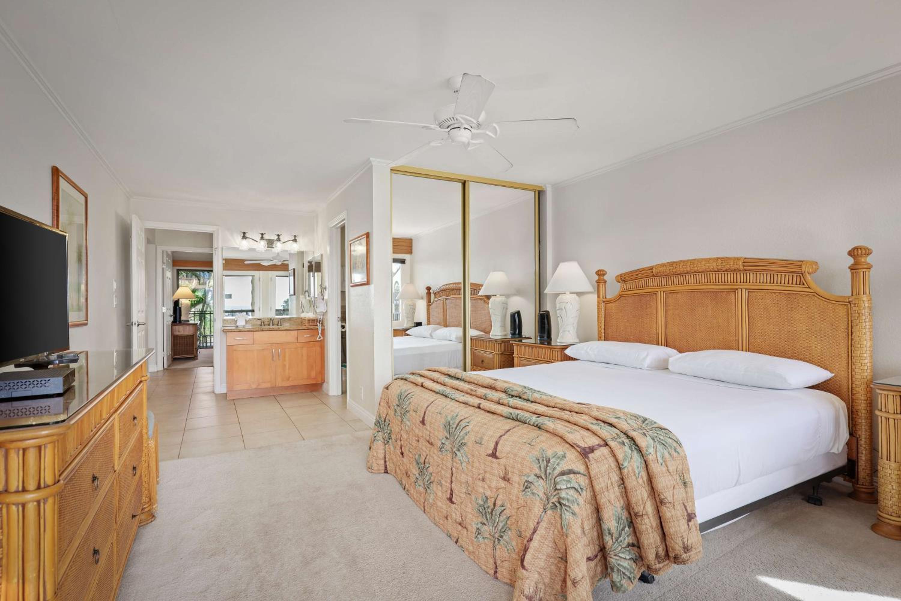 Two-Bedroom Suite with Ocean View - Photo 3