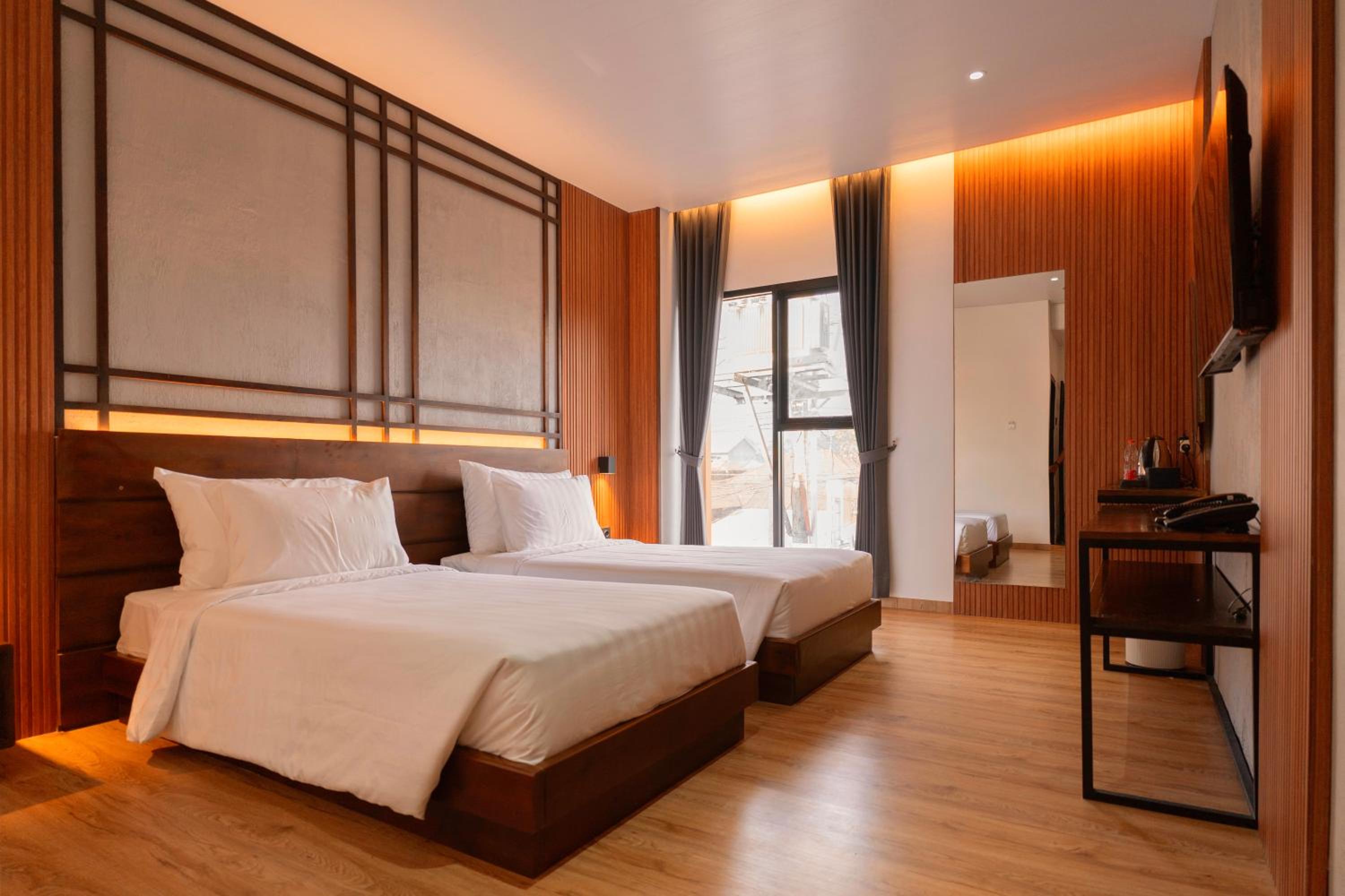 Deluxe Double or Twin Room - Photo 8