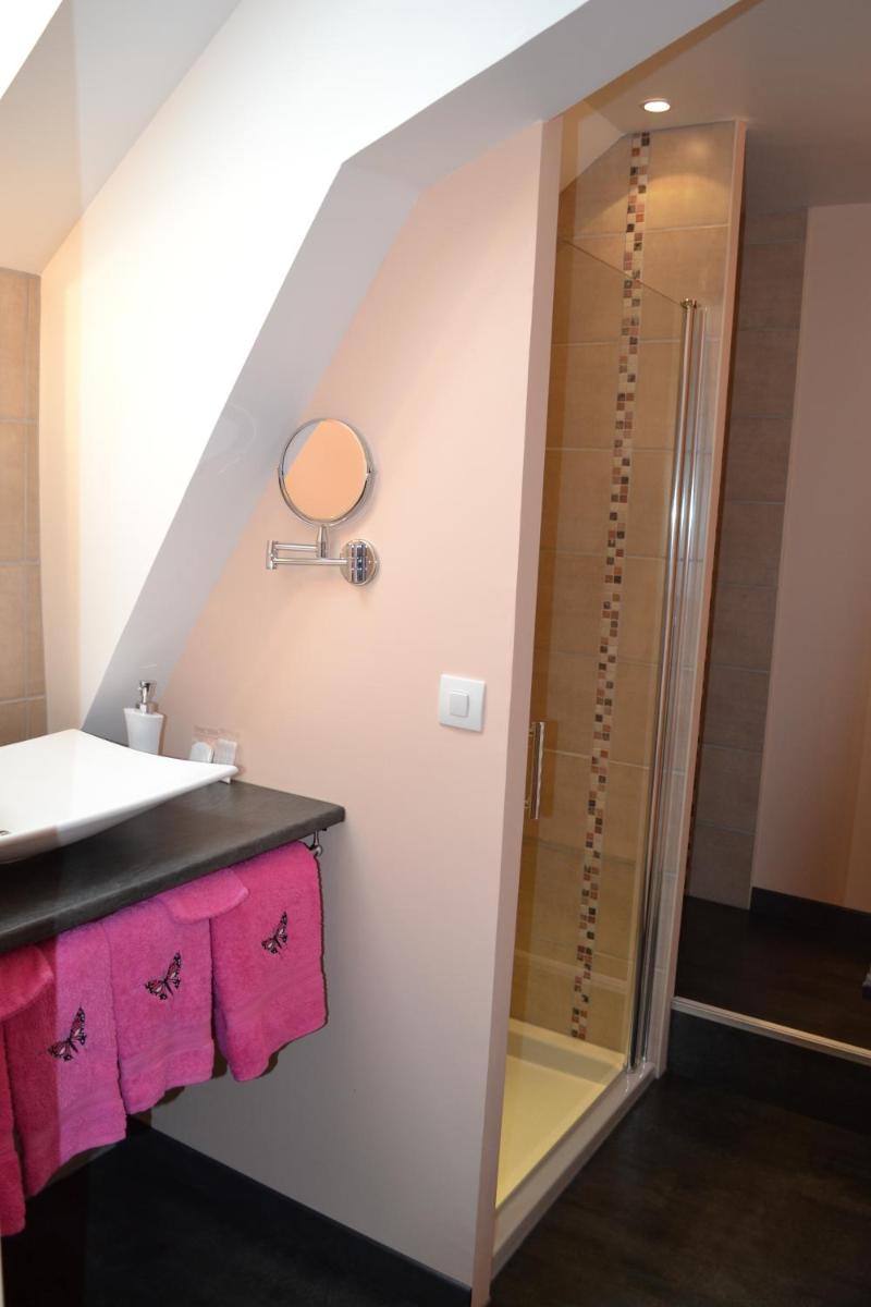 Large Double Room - Photo 2