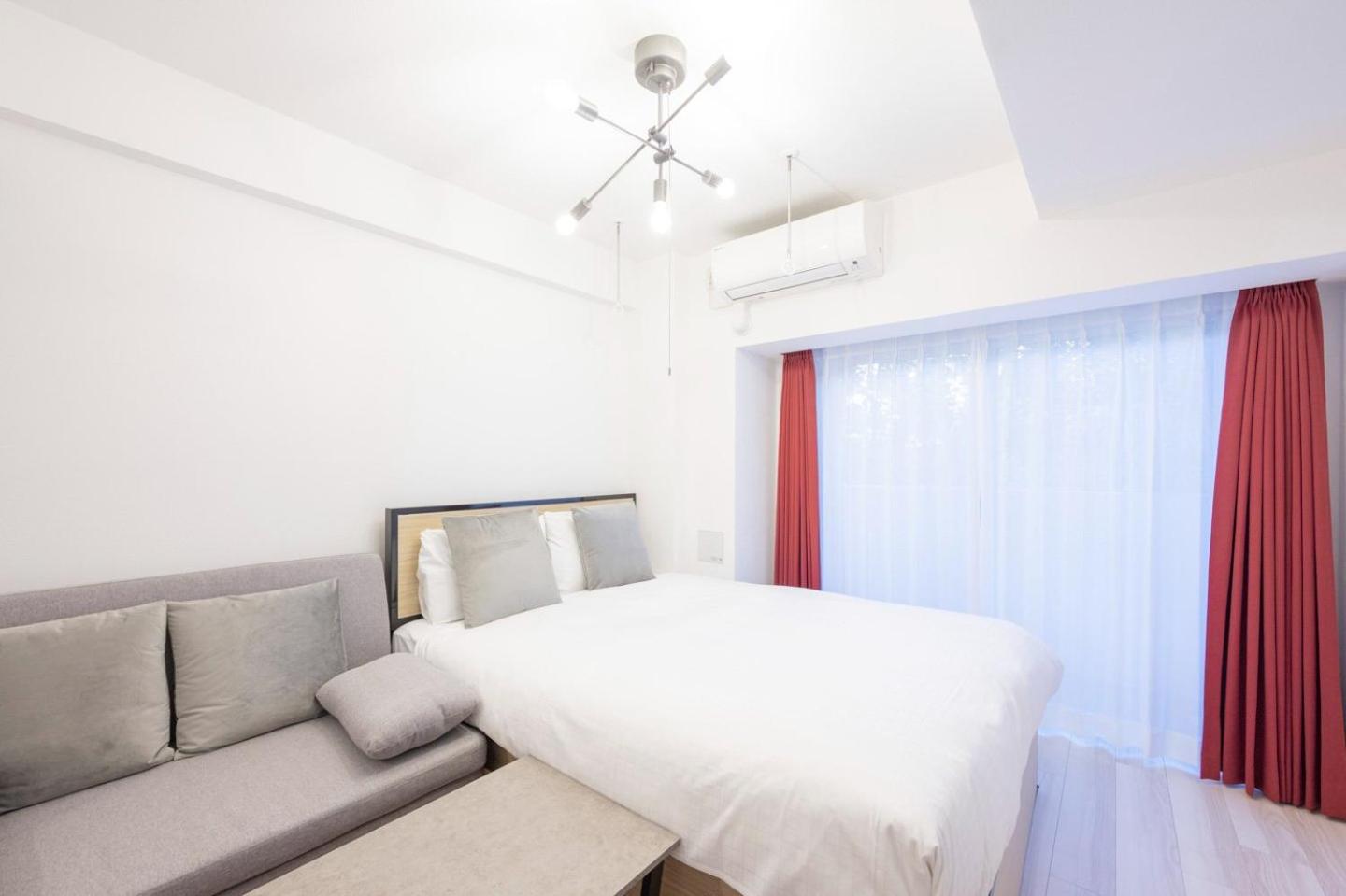 One-Bedroom Apartment photo 1