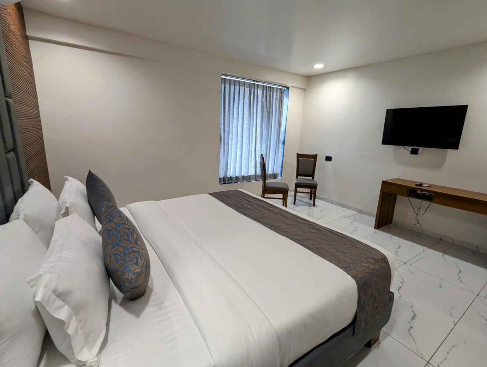 Suite - Photo 4