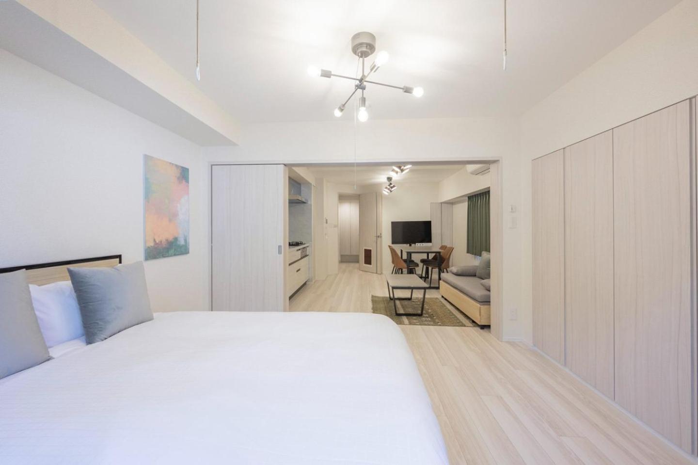 One-Bedroom Apartment photo 2