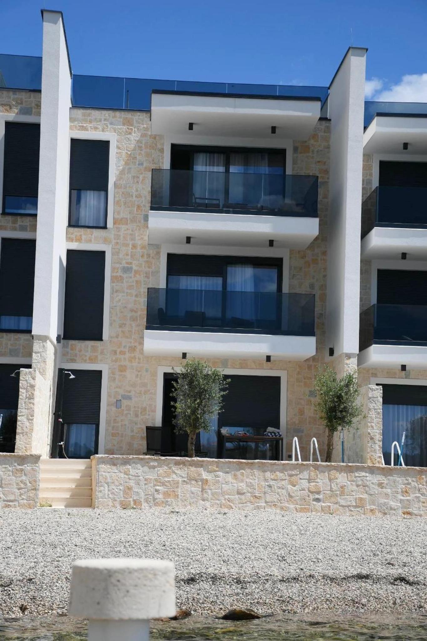 Villa - Beach Front photo 2
