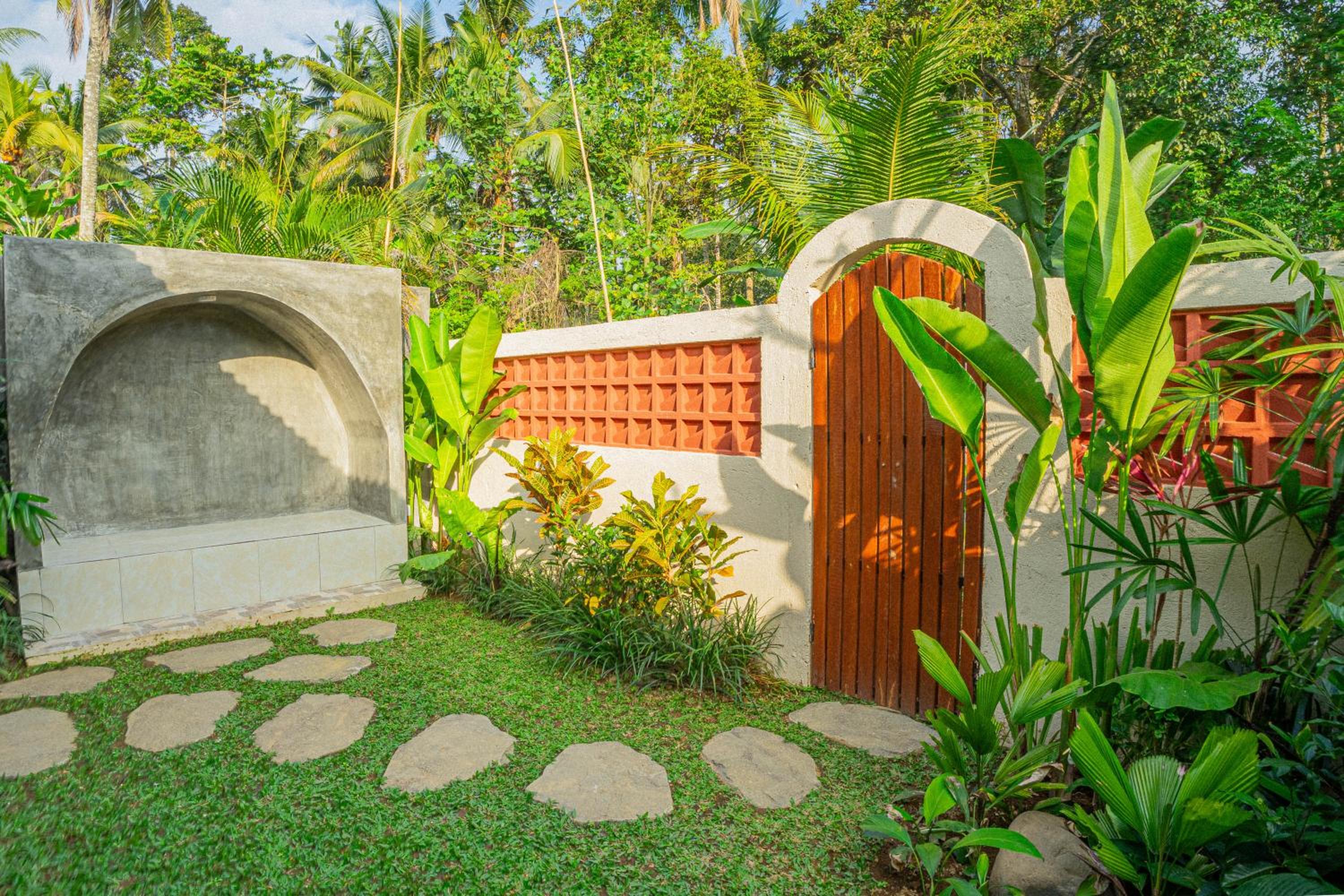 Suite with Garden View - Photo 13