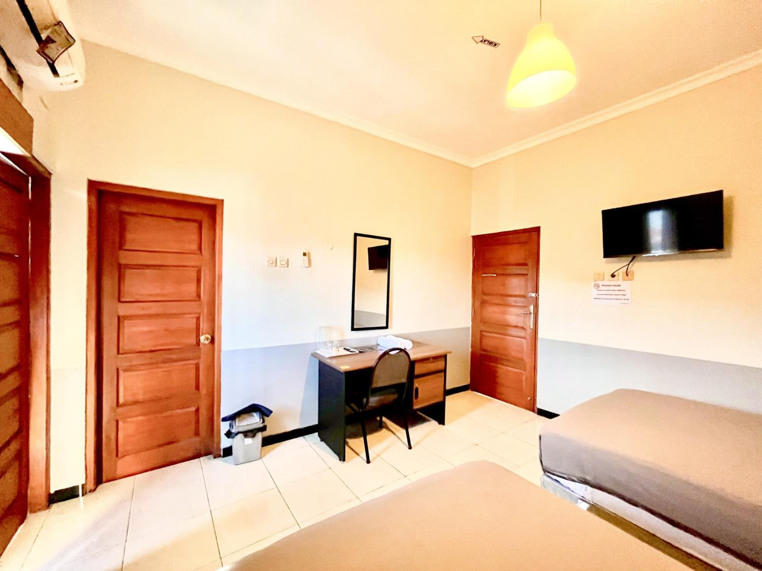 Deluxe Twin Room - Photo 9
