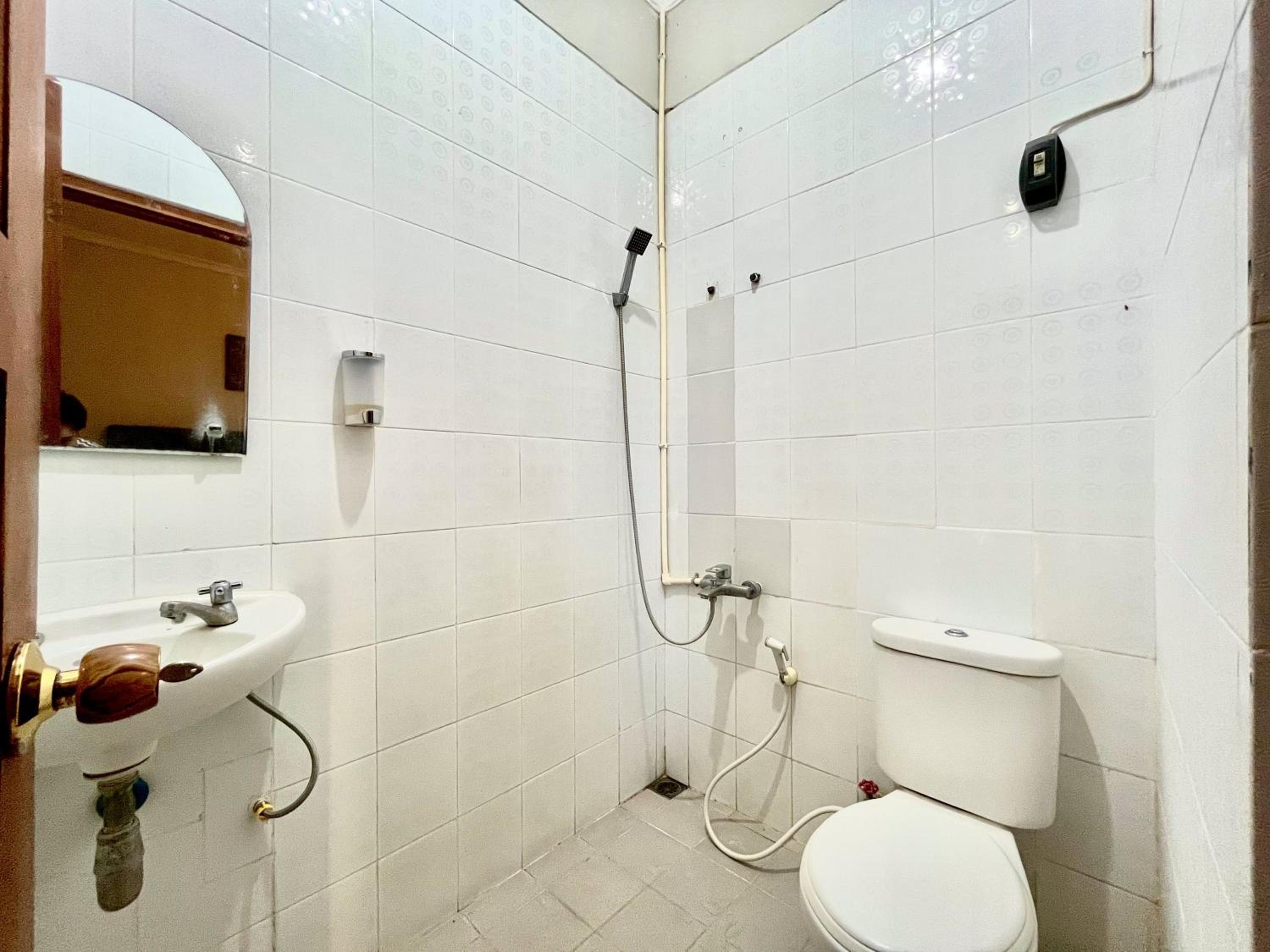 Deluxe Twin Room - Photo 11