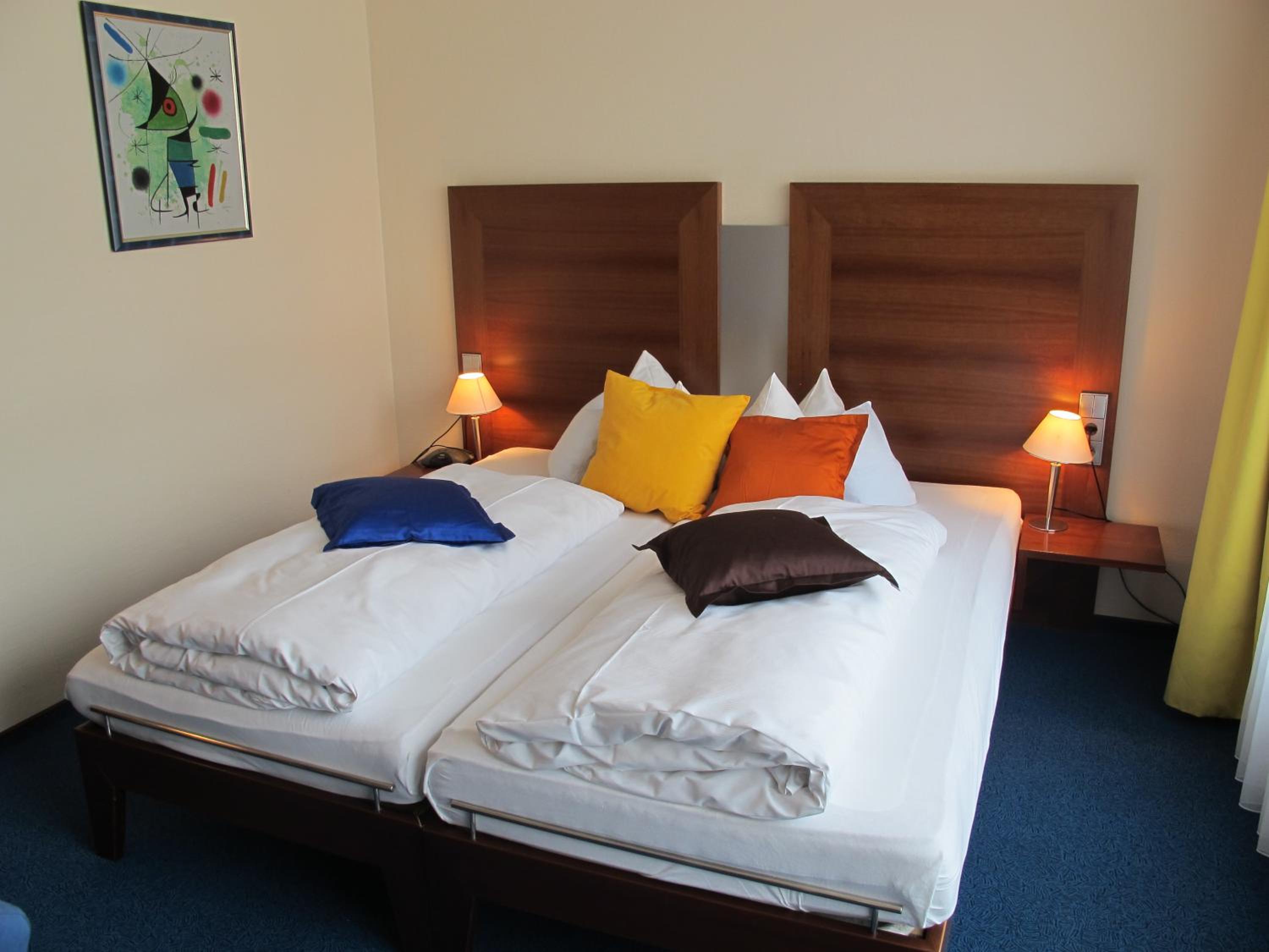 Economy Double  Room - Photo 8