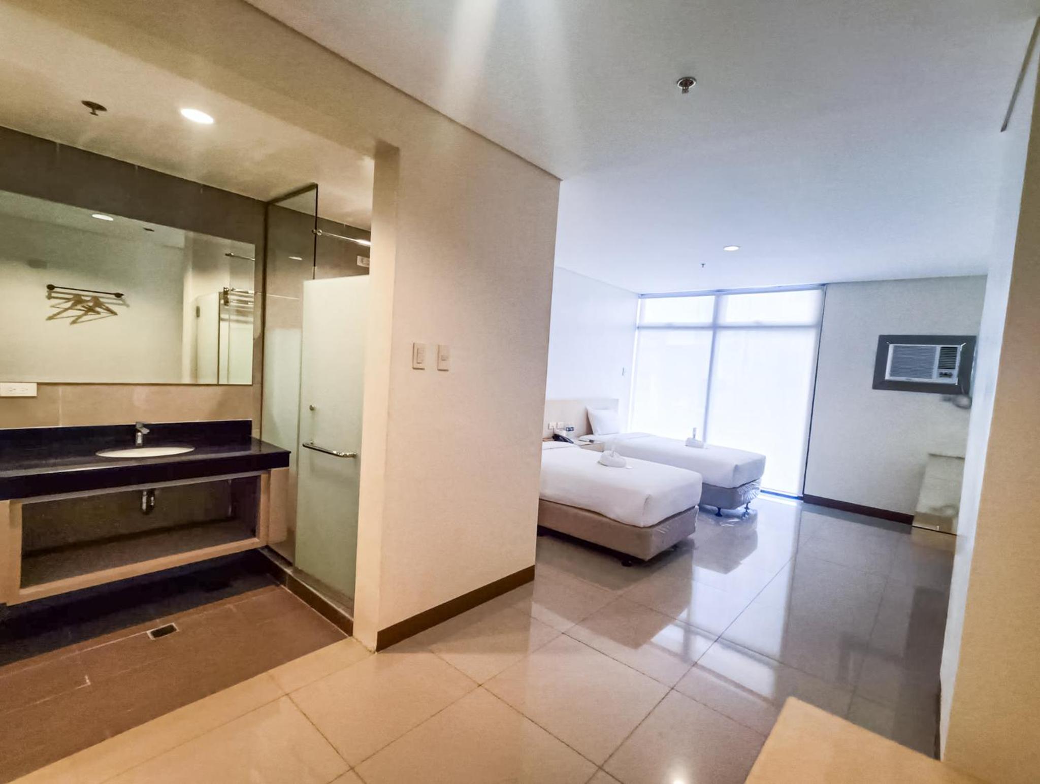 Suite - Photo 2