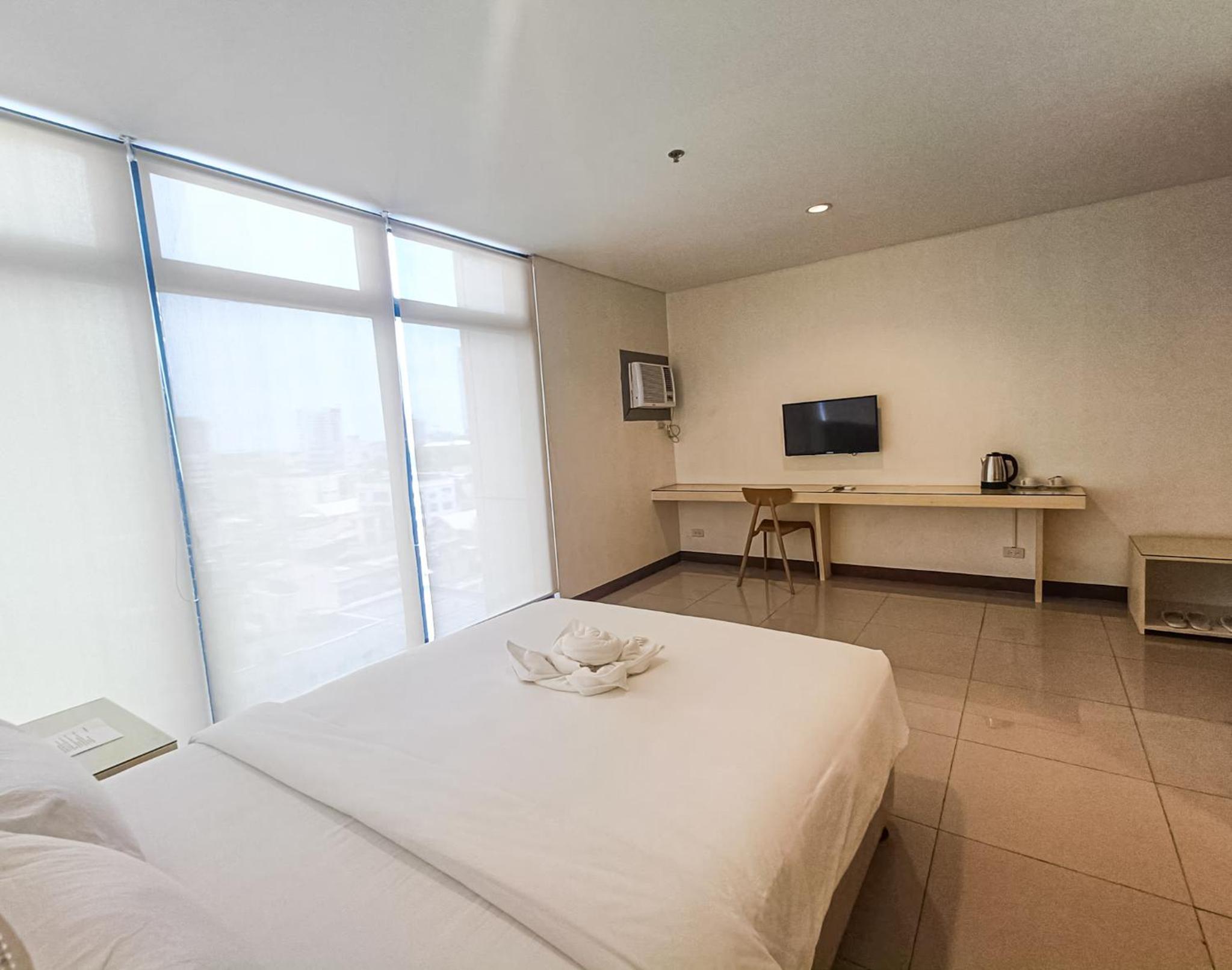 Queen Suite - Photo 4