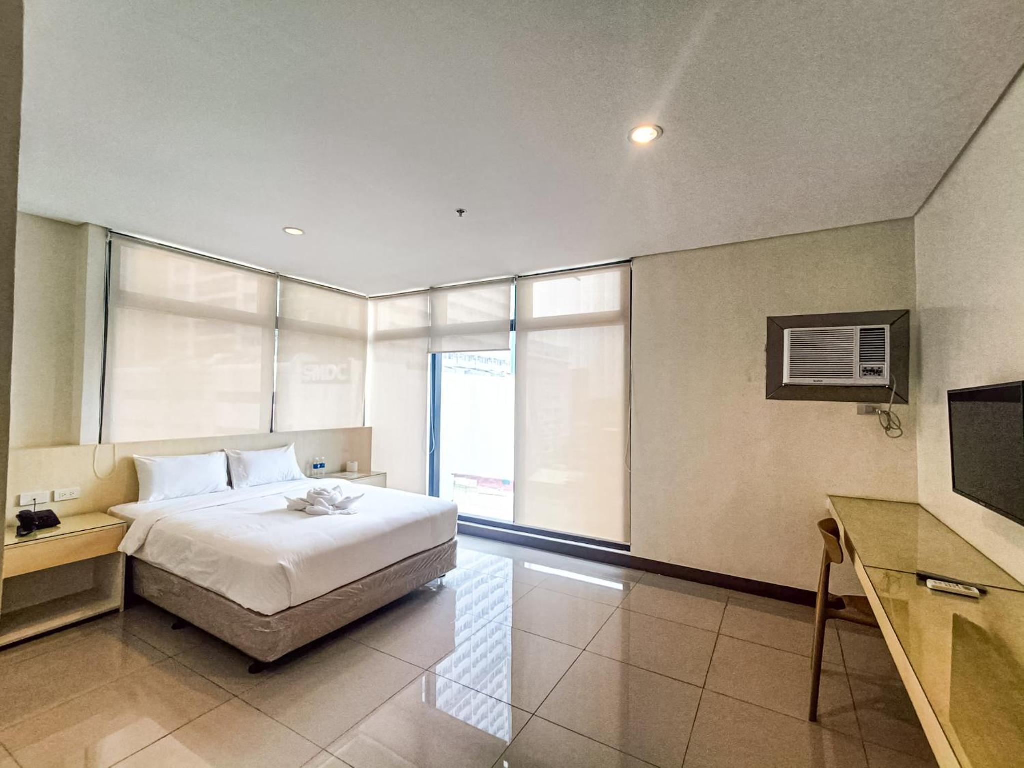 Queen Suite - Photo 6