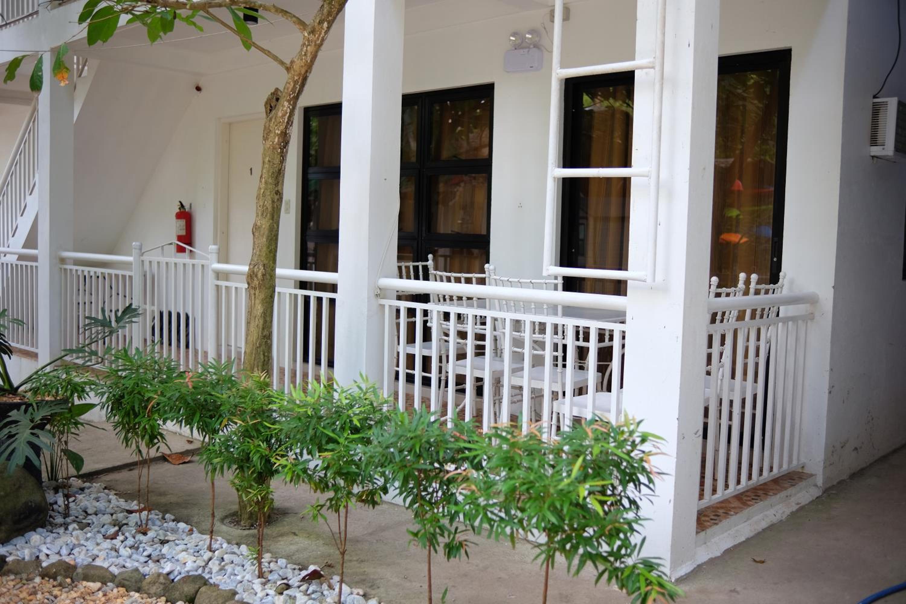 Family Room with Terrace photo 2