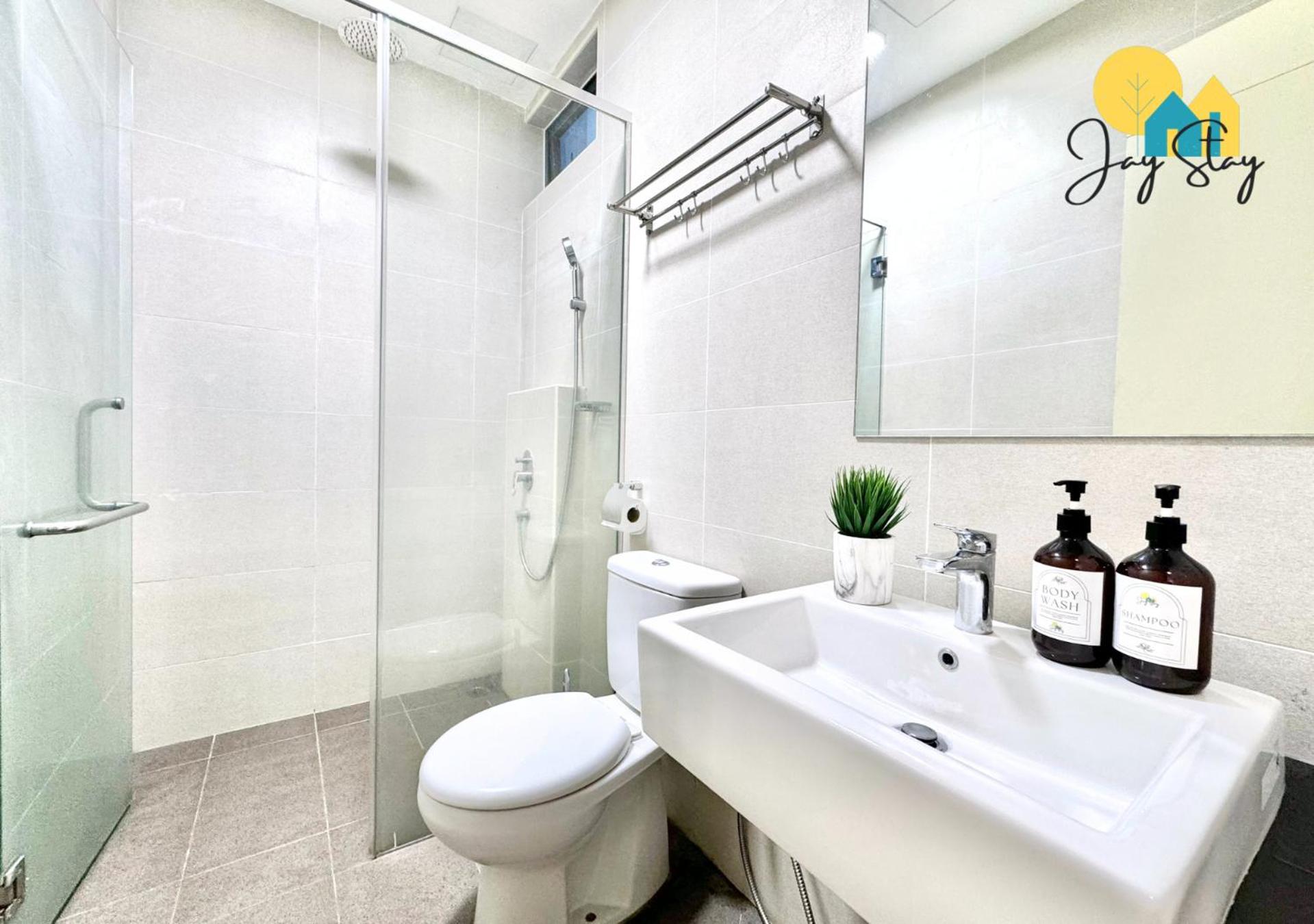 Triple Room with Pool View - Photo 17