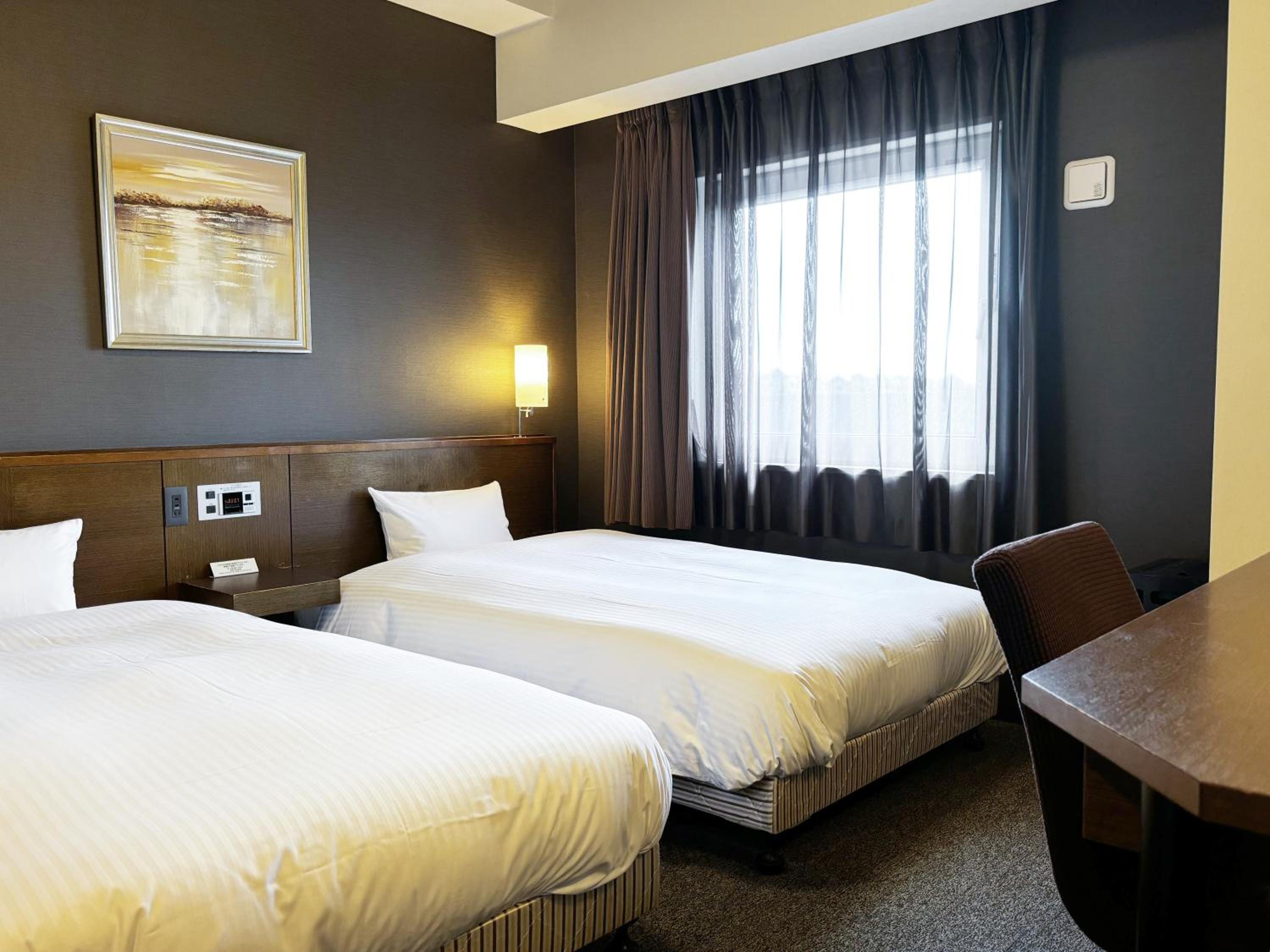 Twin Room - Smoking - Main Building - Photo 1