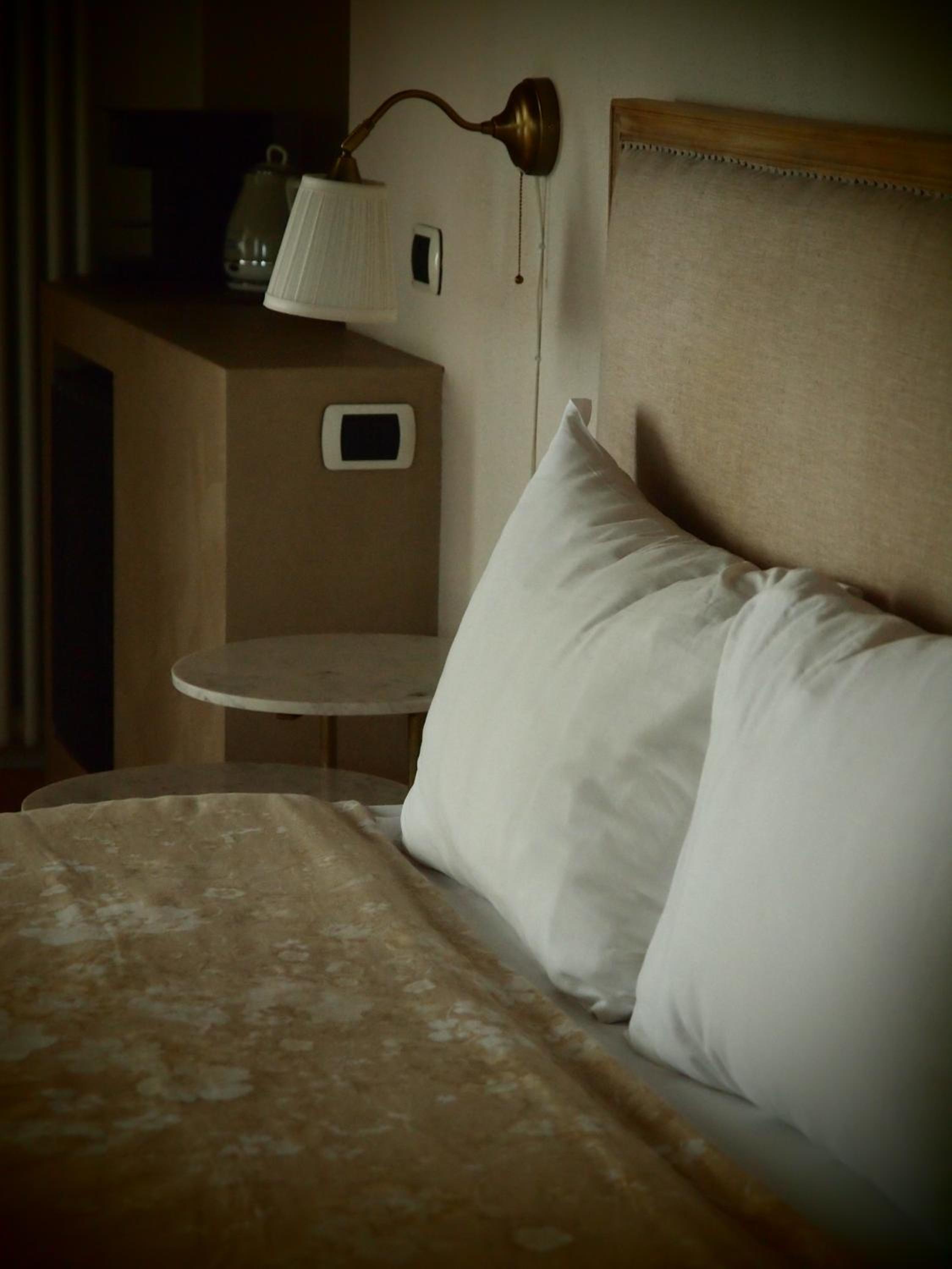 Deluxe Suite - Photo 6
