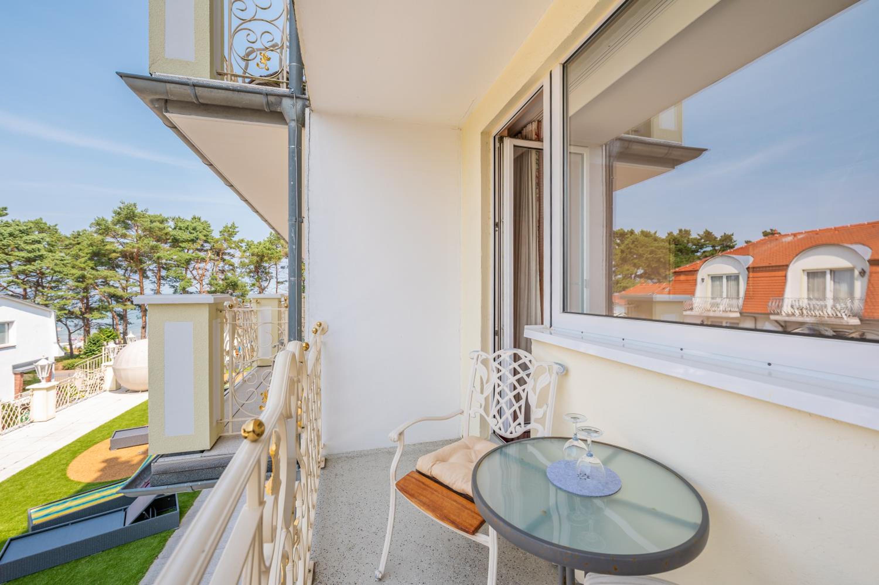 Double Room with City View and Balcony