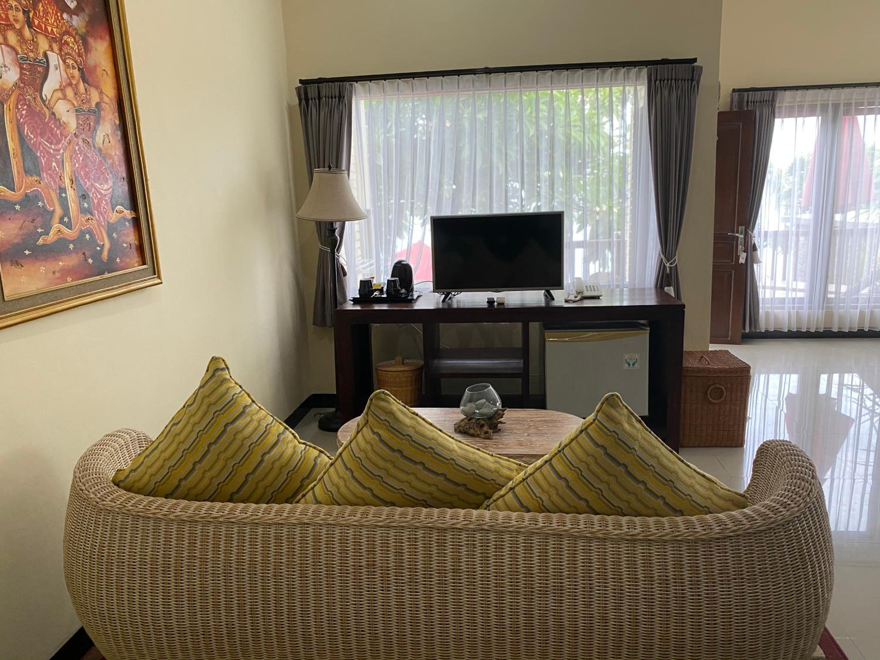 Bungalow with Sea View - Photo 3