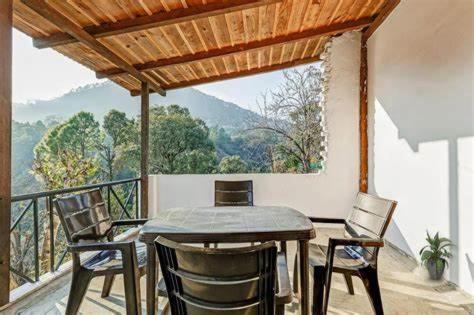 Family Room With Mountain View photo 1