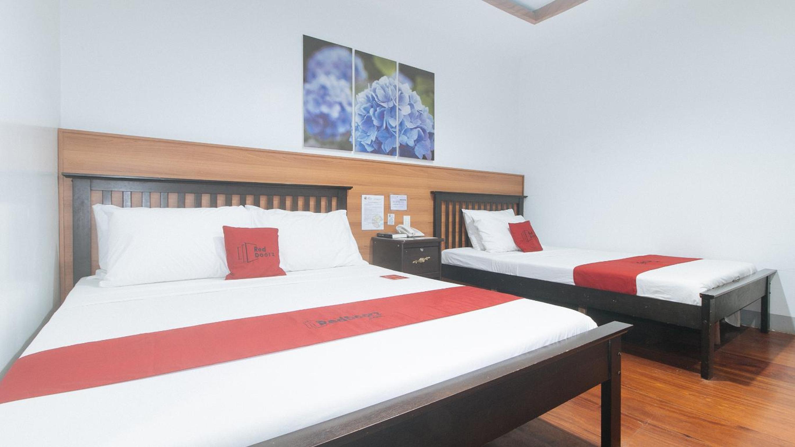 Deluxe Room - Photo 5