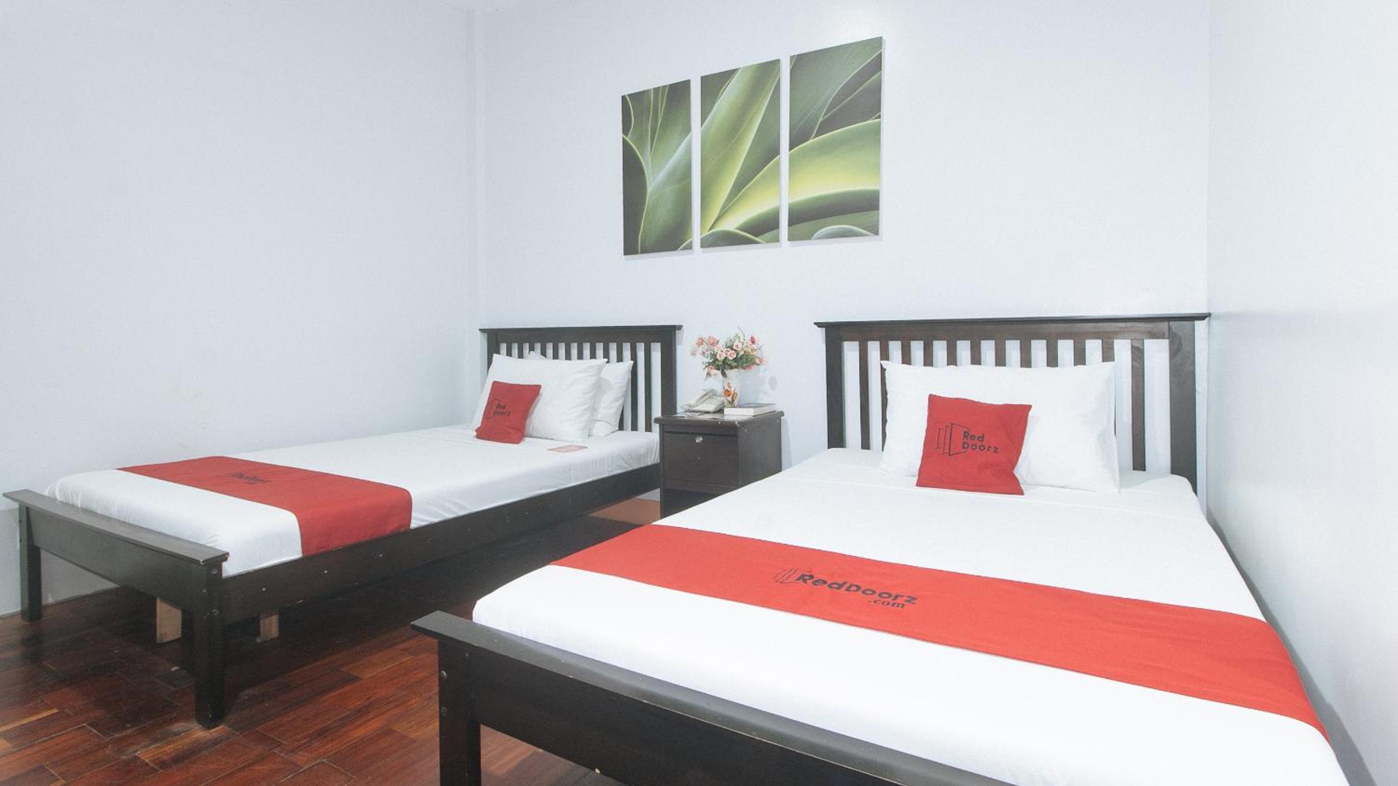 Twin Room - Photo 3