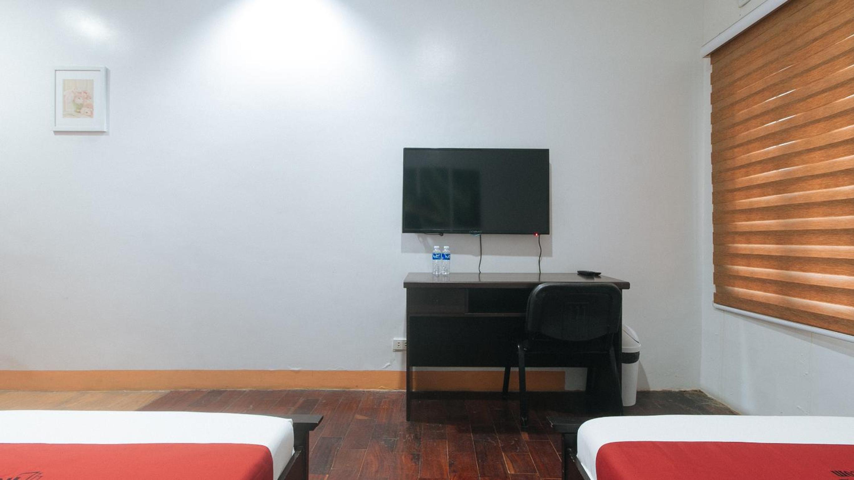Twin Room - Photo 4