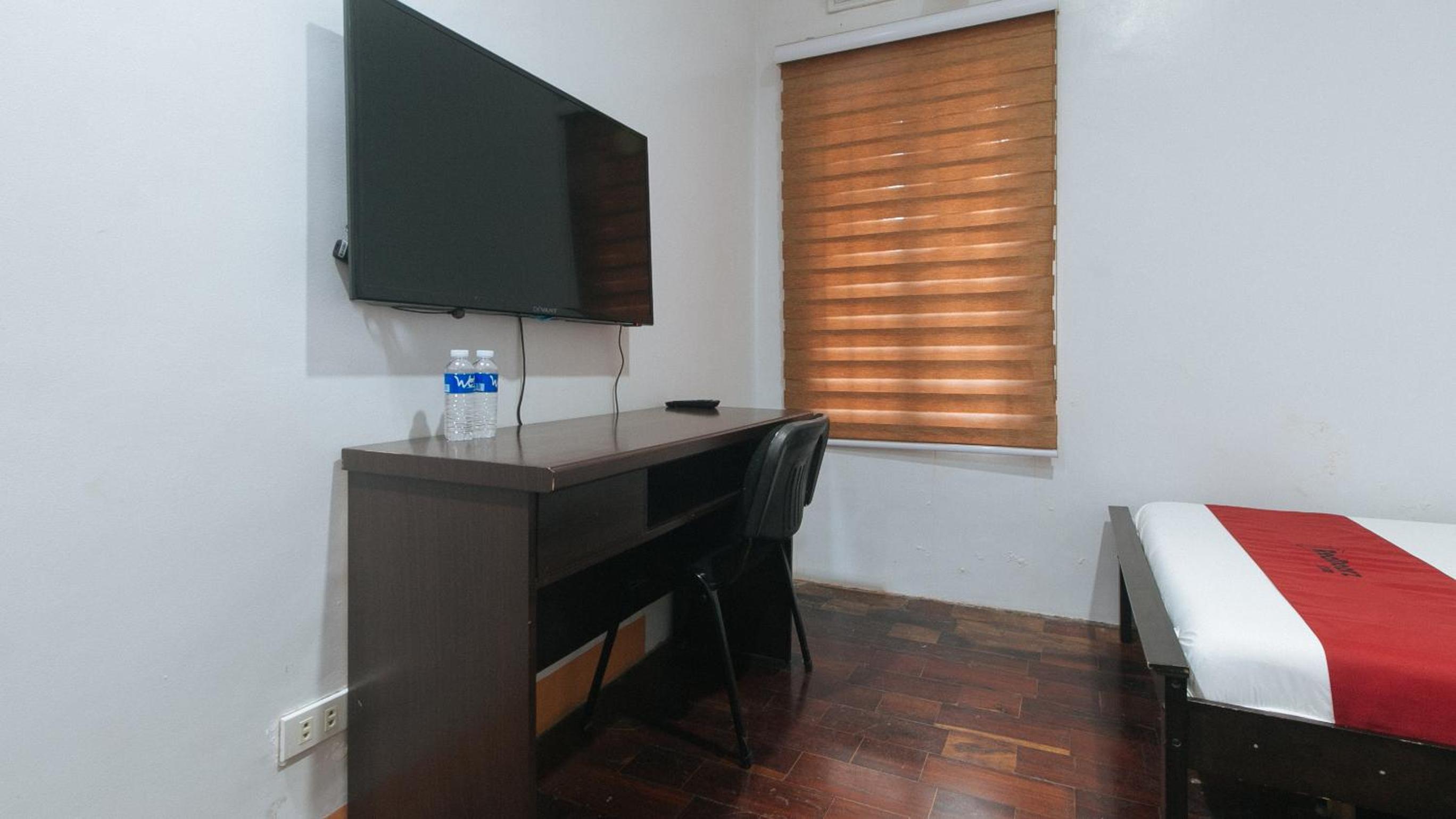 Twin Room - Photo 5