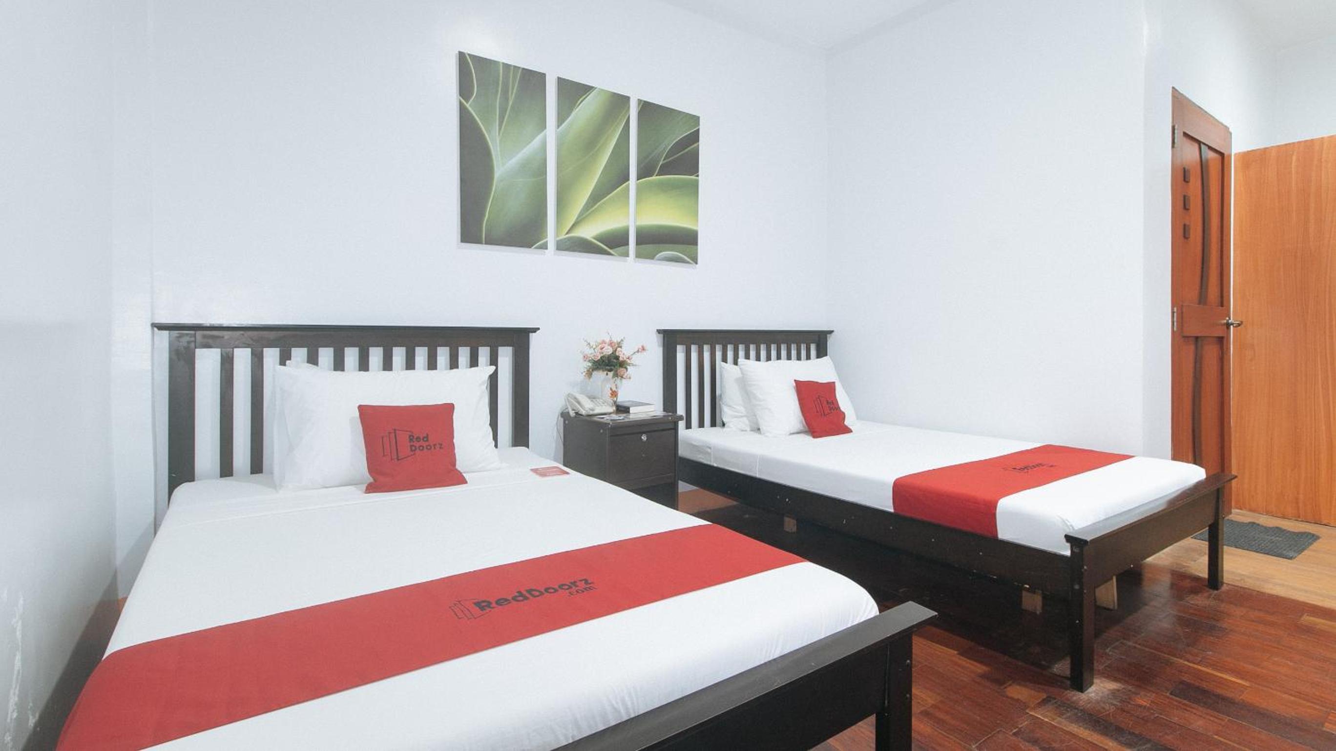 Twin Room - Photo 2