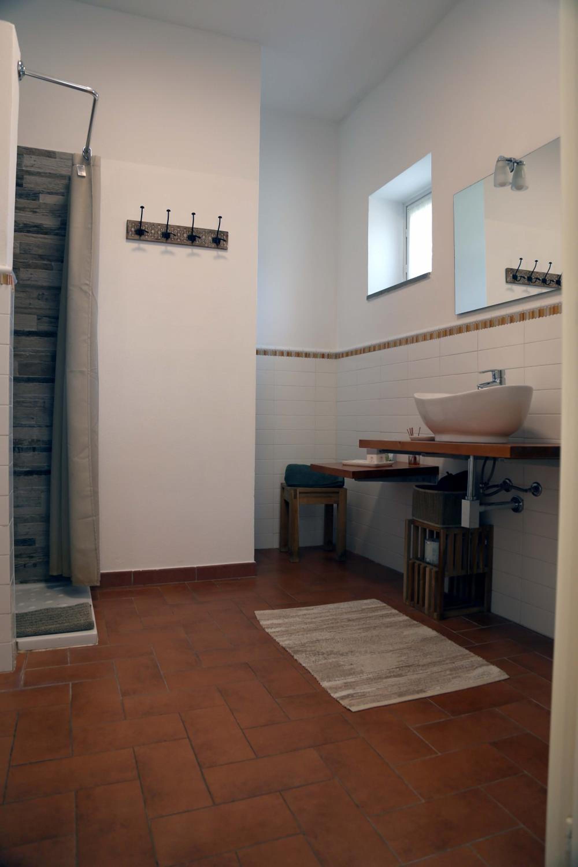 Classic Triple Room - Photo 5