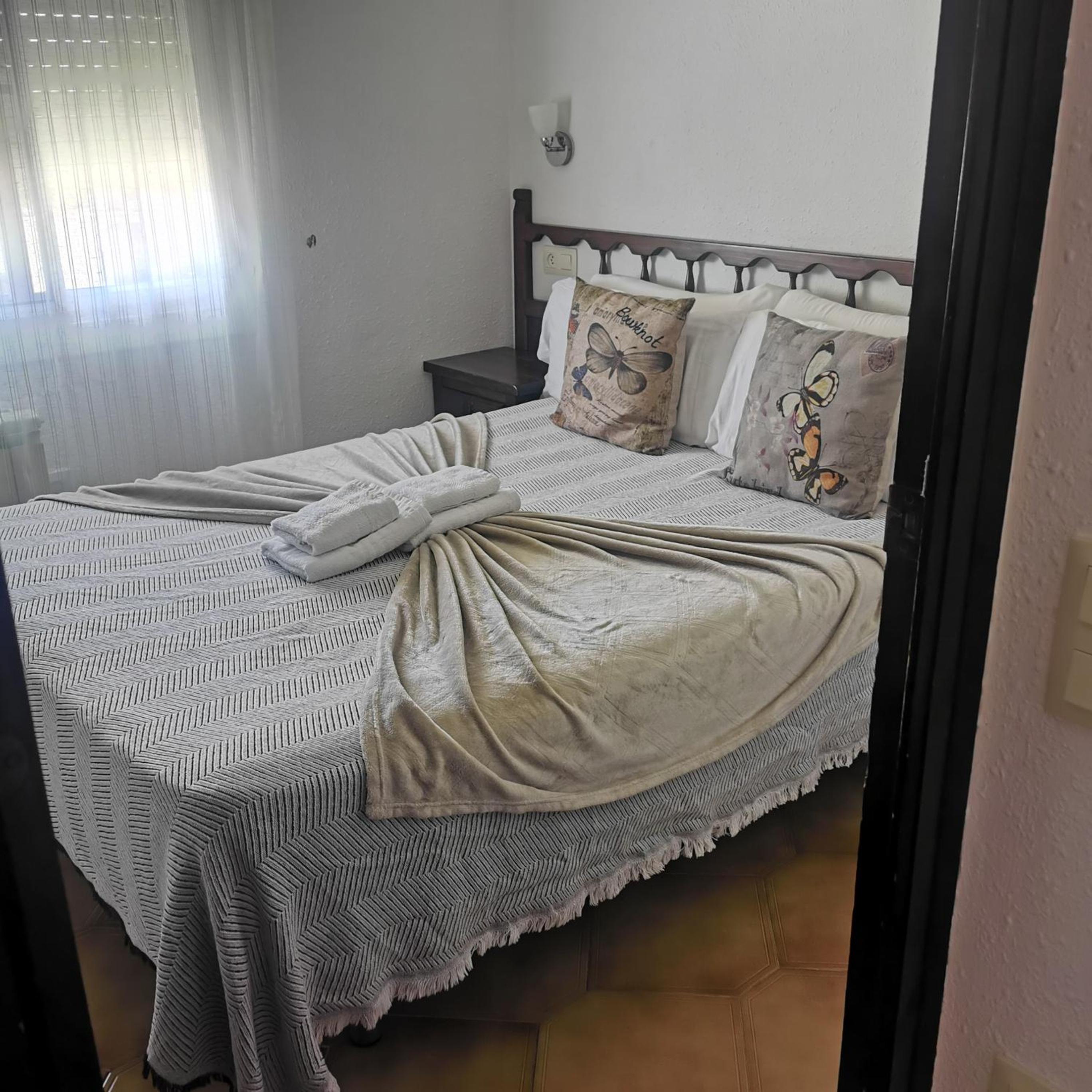 Two-Bedroom Apartment - Photo 2
