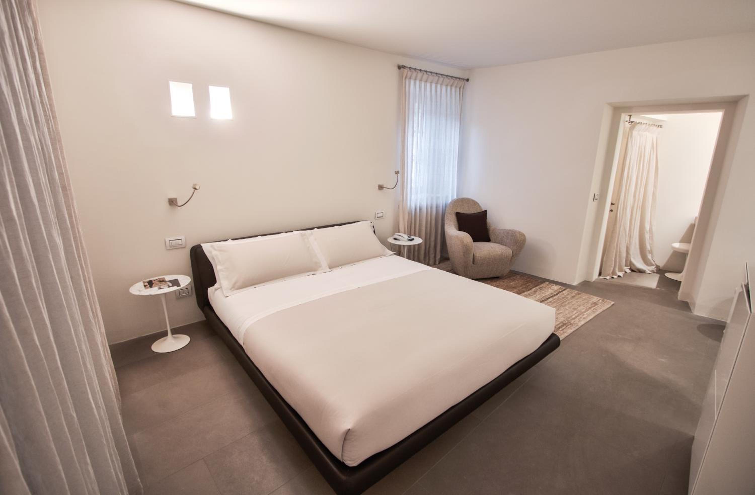 Deluxe Room with Spa Access - Photo 6