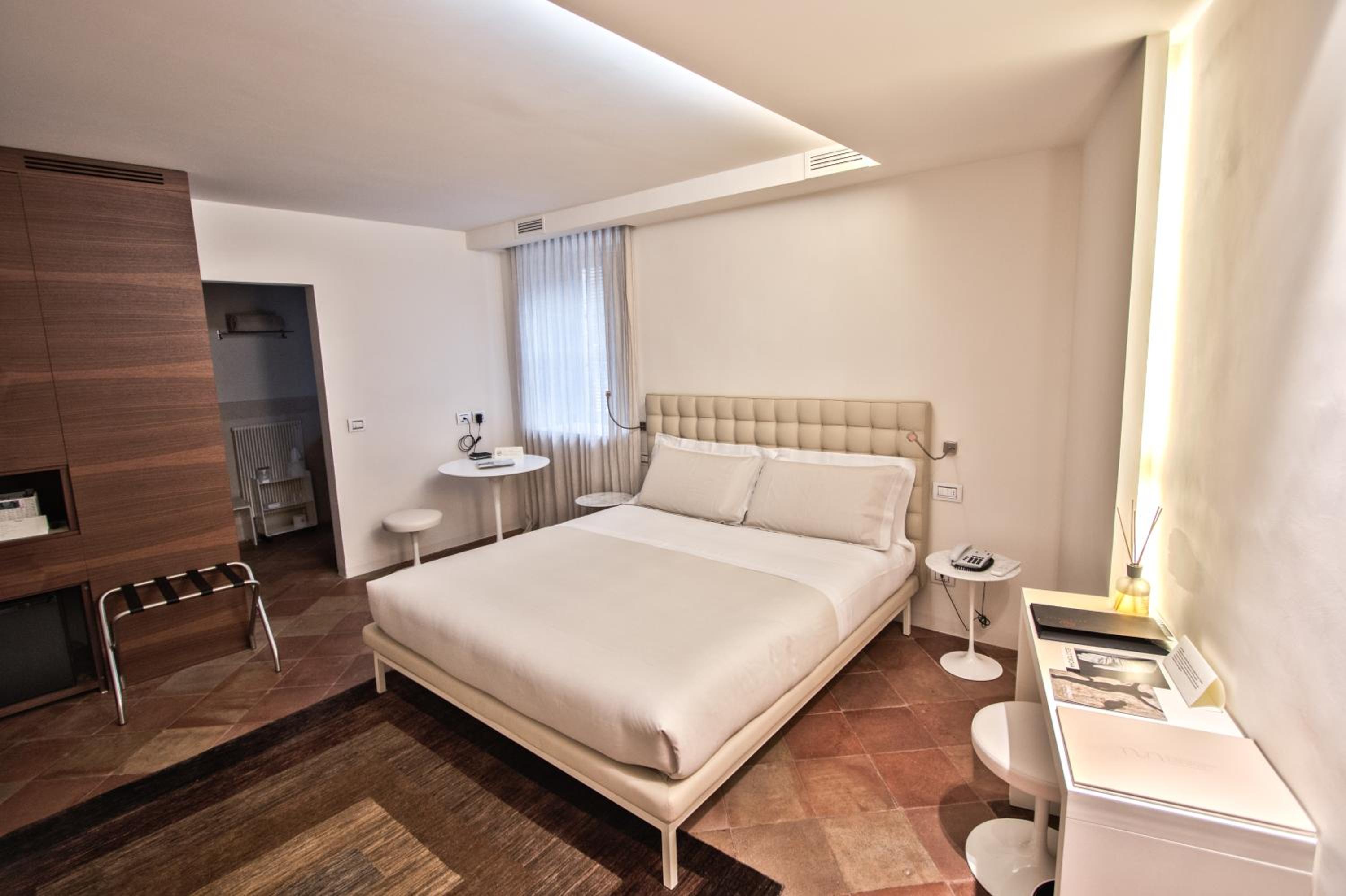 Deluxe Room with Spa Access - Photo 2