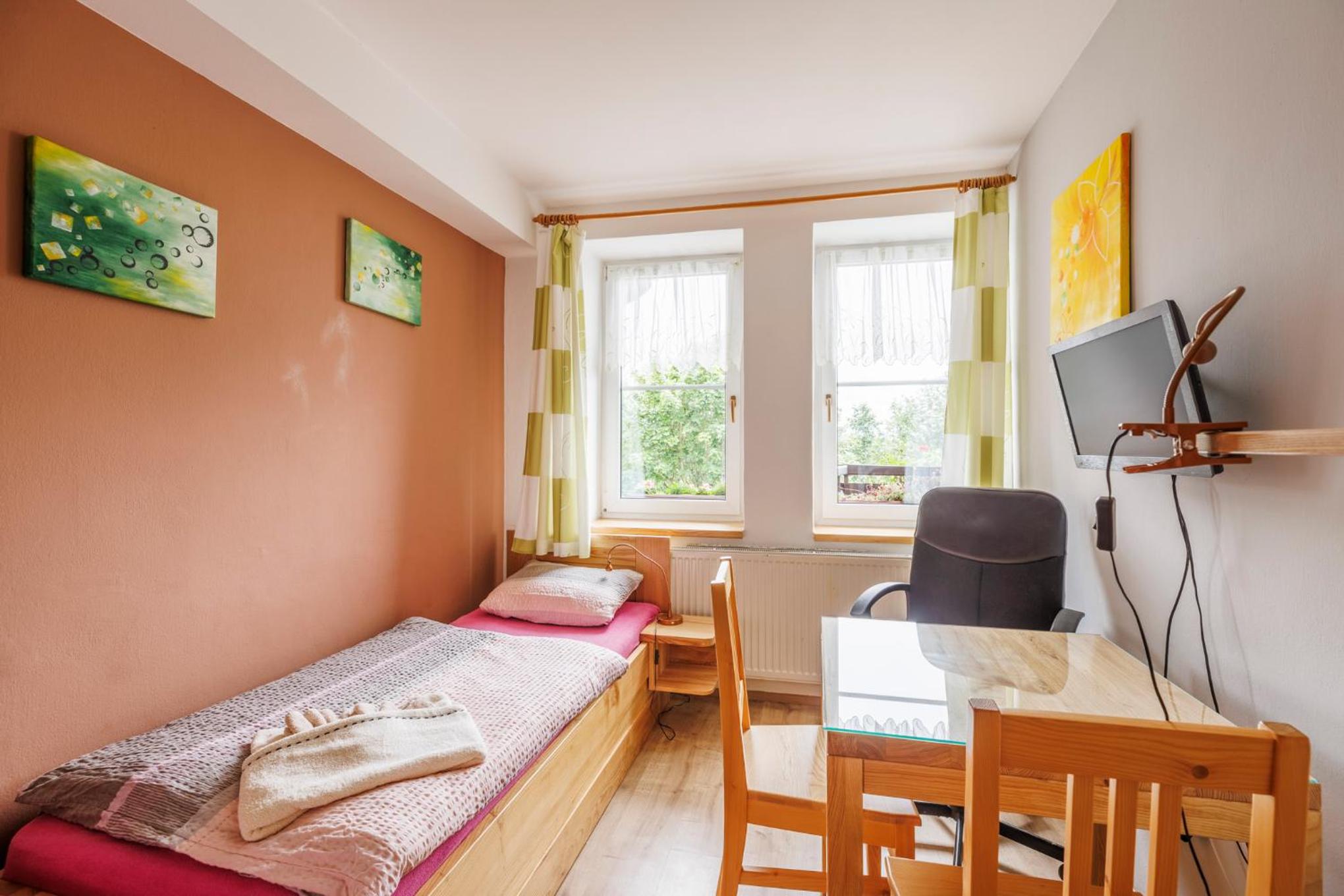 Standard Twin Room With Mountain View photo 3