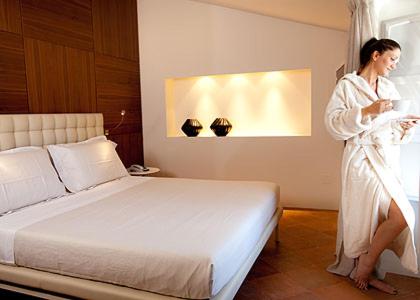 Suite with Spa Access - Photo 5