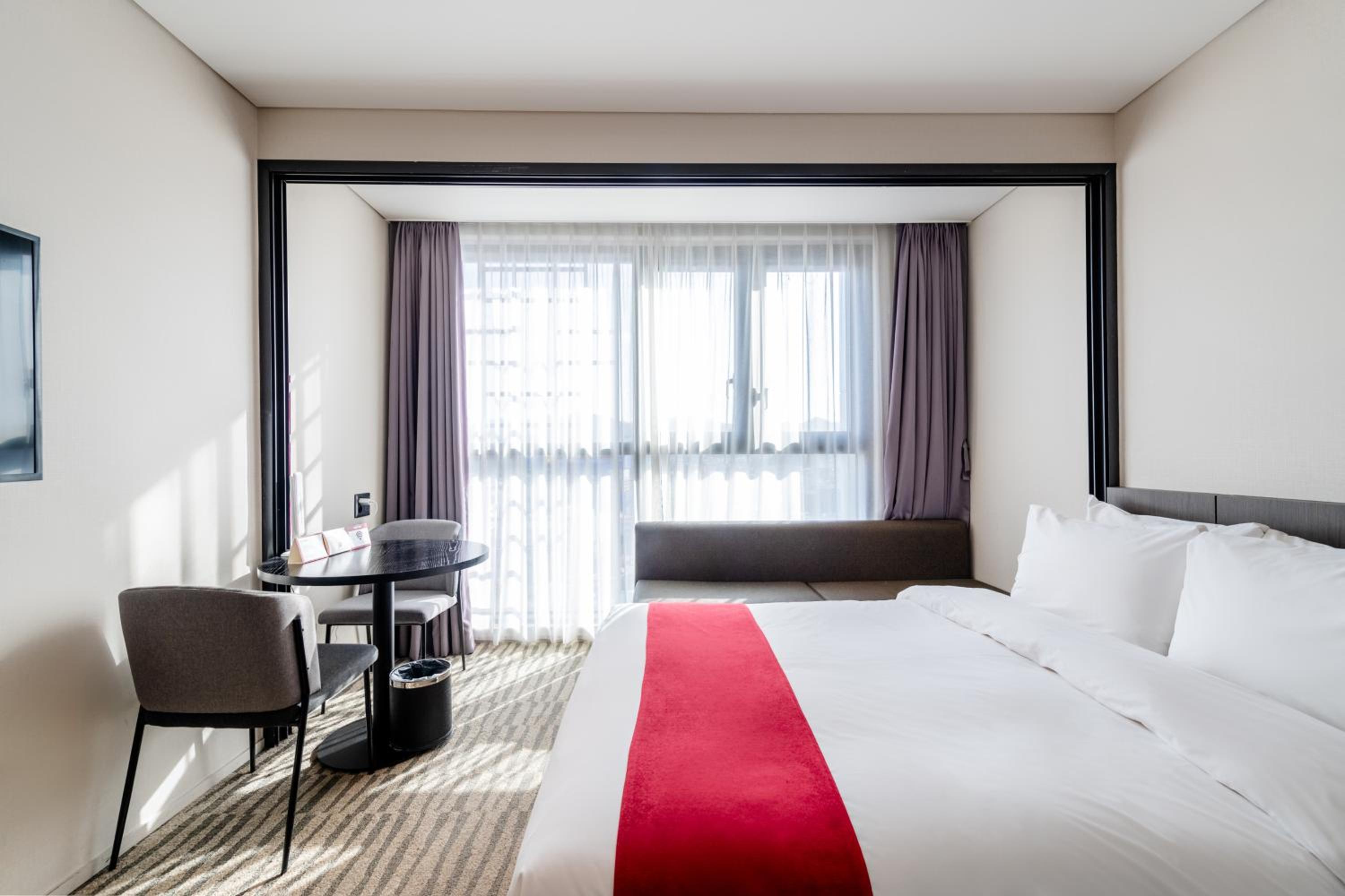 Deluxe Family Premier Connecting Room - Photo 2