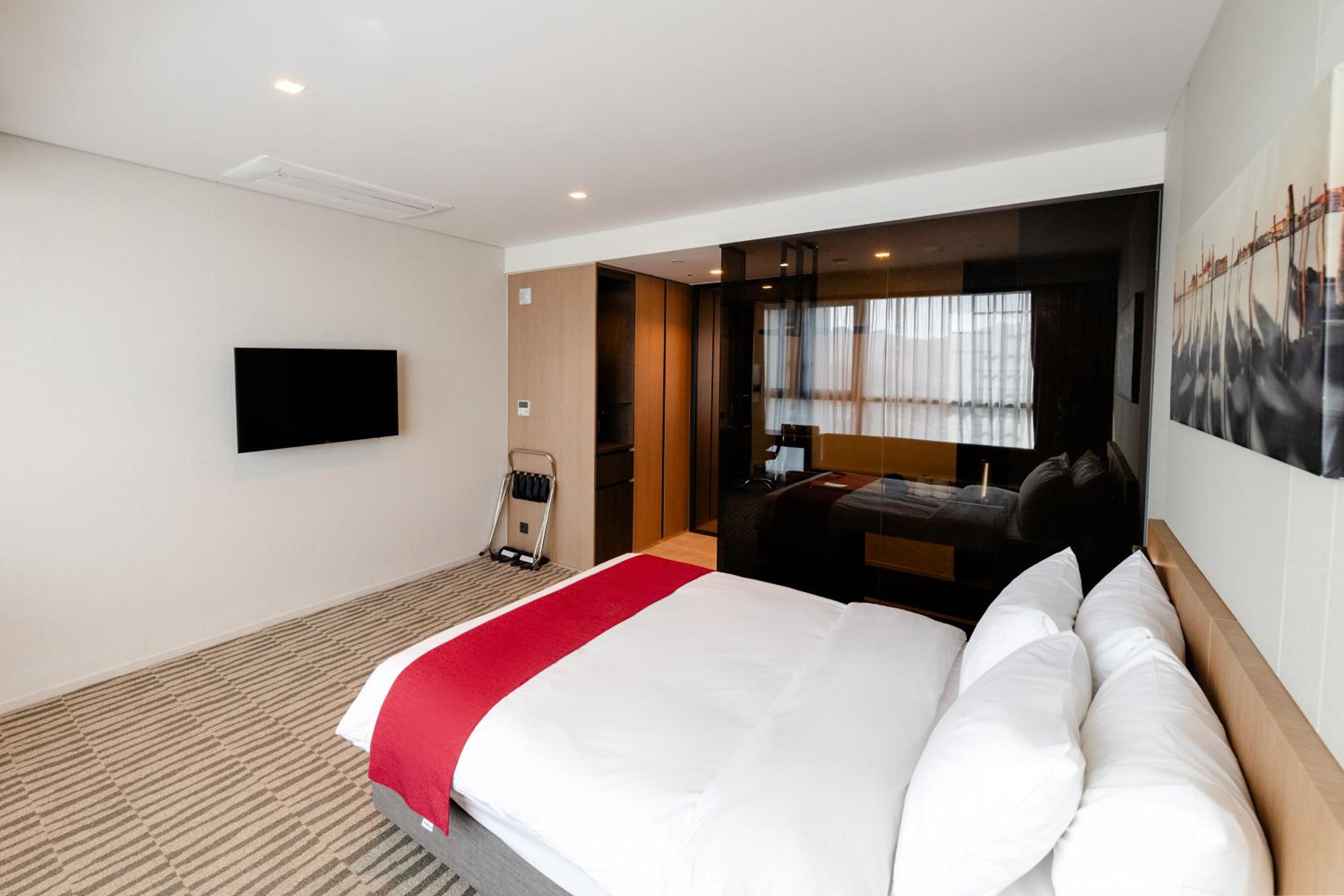 Junior Suite Twin with Breakfast for 2 - Photo 9